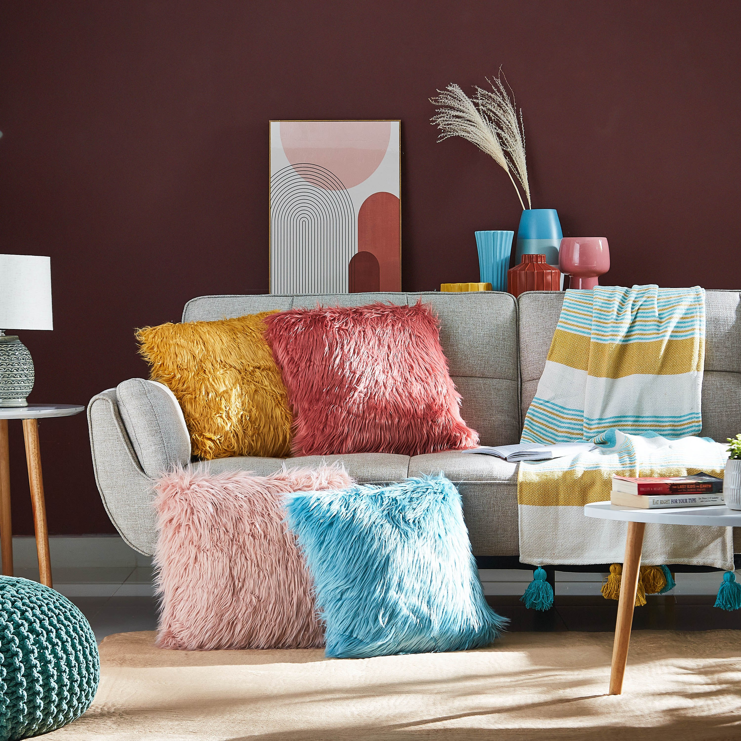 وسادة محشوّة من جلد الأغنام الصناعي - 45x45 سم-hbxlivingroom-furnishings-cushionsandcovers-filledcushions-image-5
