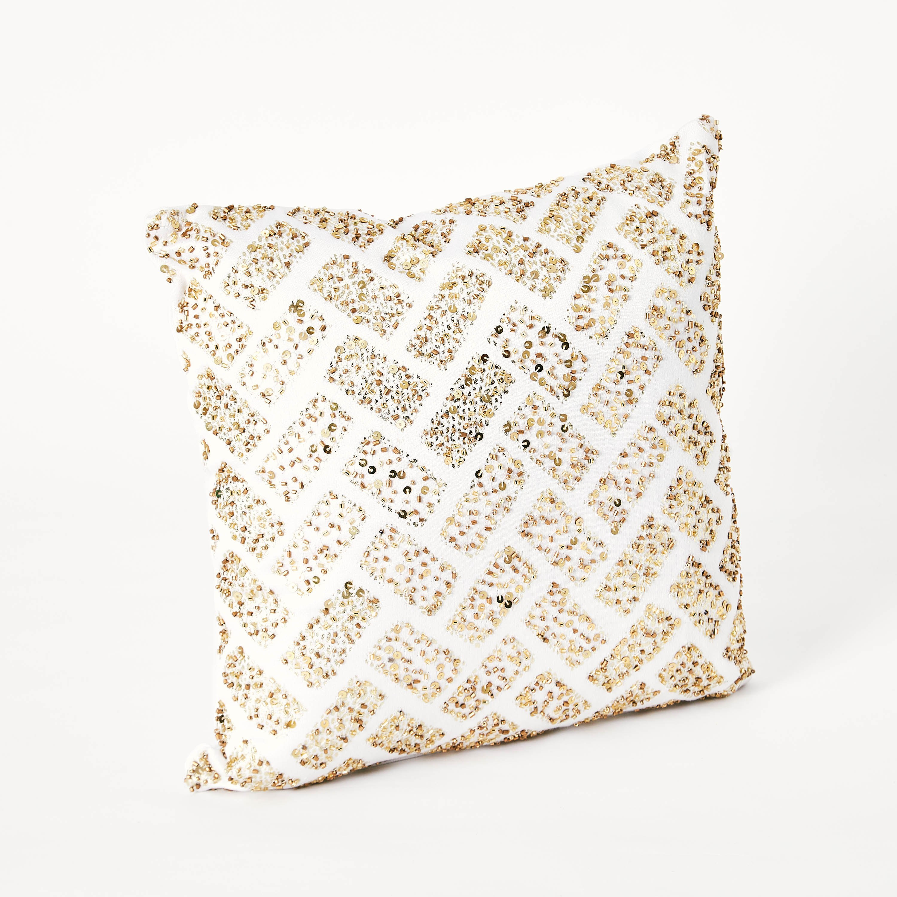 وسادة محشوة مزيّنة بالخرز وطبعات فويل فيرا من ألور - 30x30 سم-hbxlivingroom-furnishings-cushionsandcovers-filledcushions-image-5