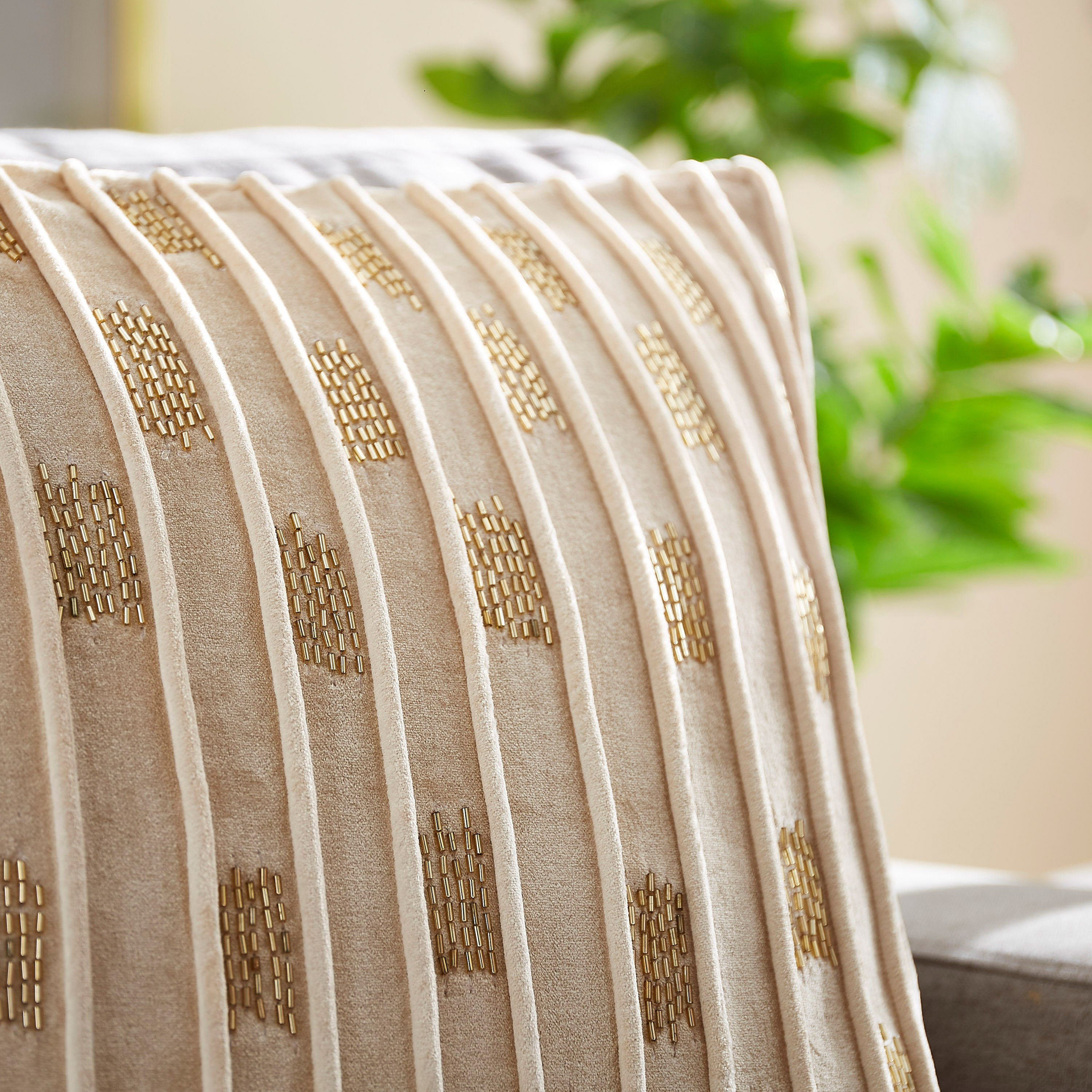 غطاء وسادة مزيّن بالخرز 45x45 سم - ألور زوري-hbxhomeware-cushionsandcovers-cushioncovers-image-2