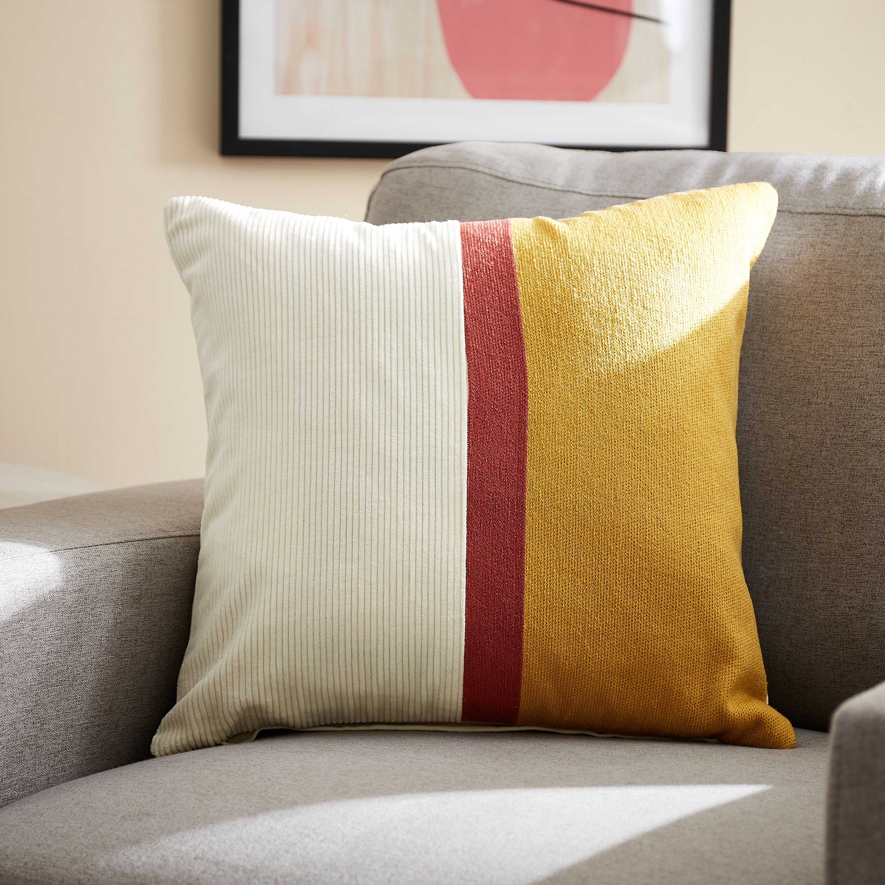 وسادة محشوة مطرزة بقوالب ملونة - 45x45 سم-hbxlivingroom-furnishings-cushionsandcovers-filledcushions-image-1