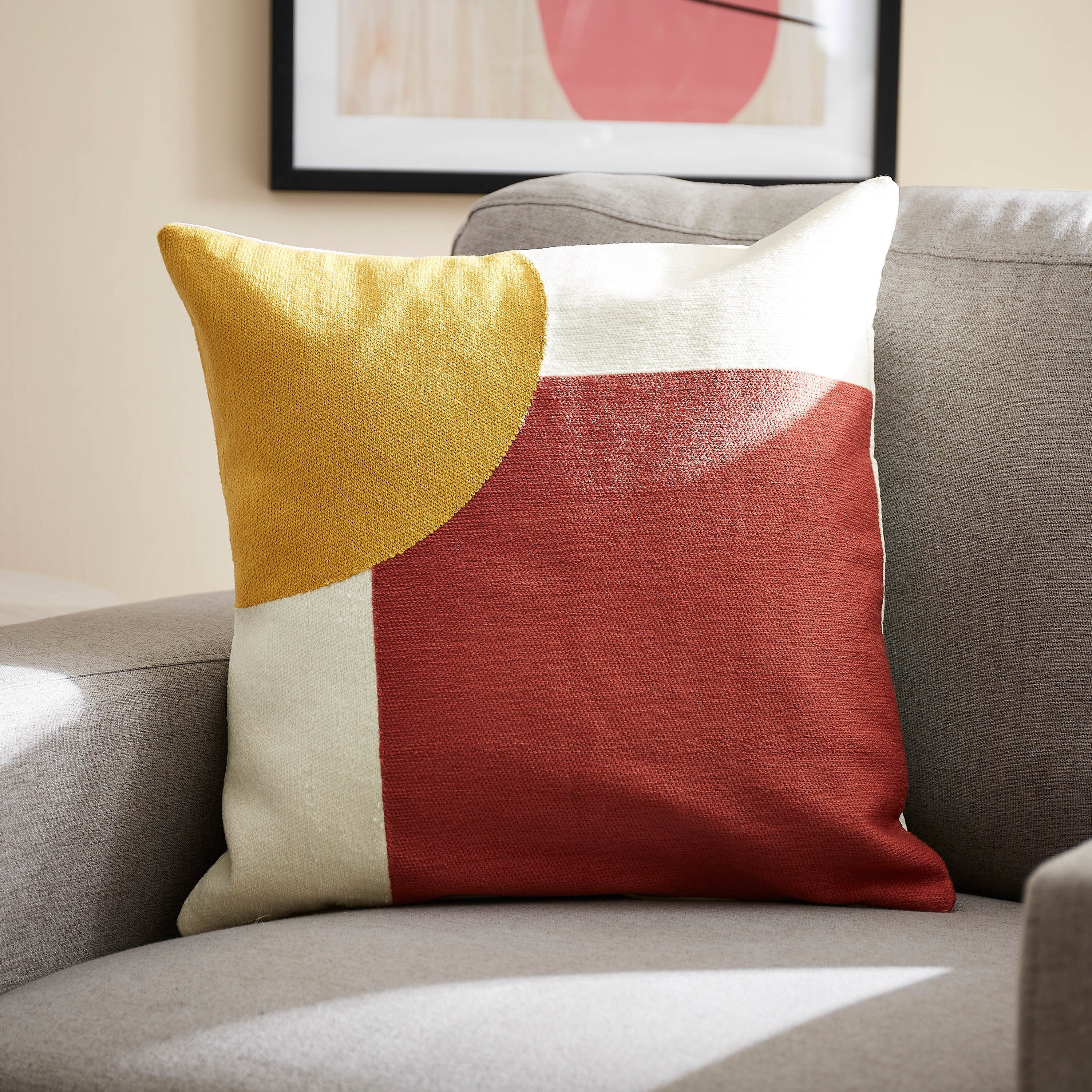 وسادة محشوة مطرزة بقوالب ملونة - 45x45 سم-hbxlivingroom-furnishings-cushionsandcovers-filledcushions-image-1