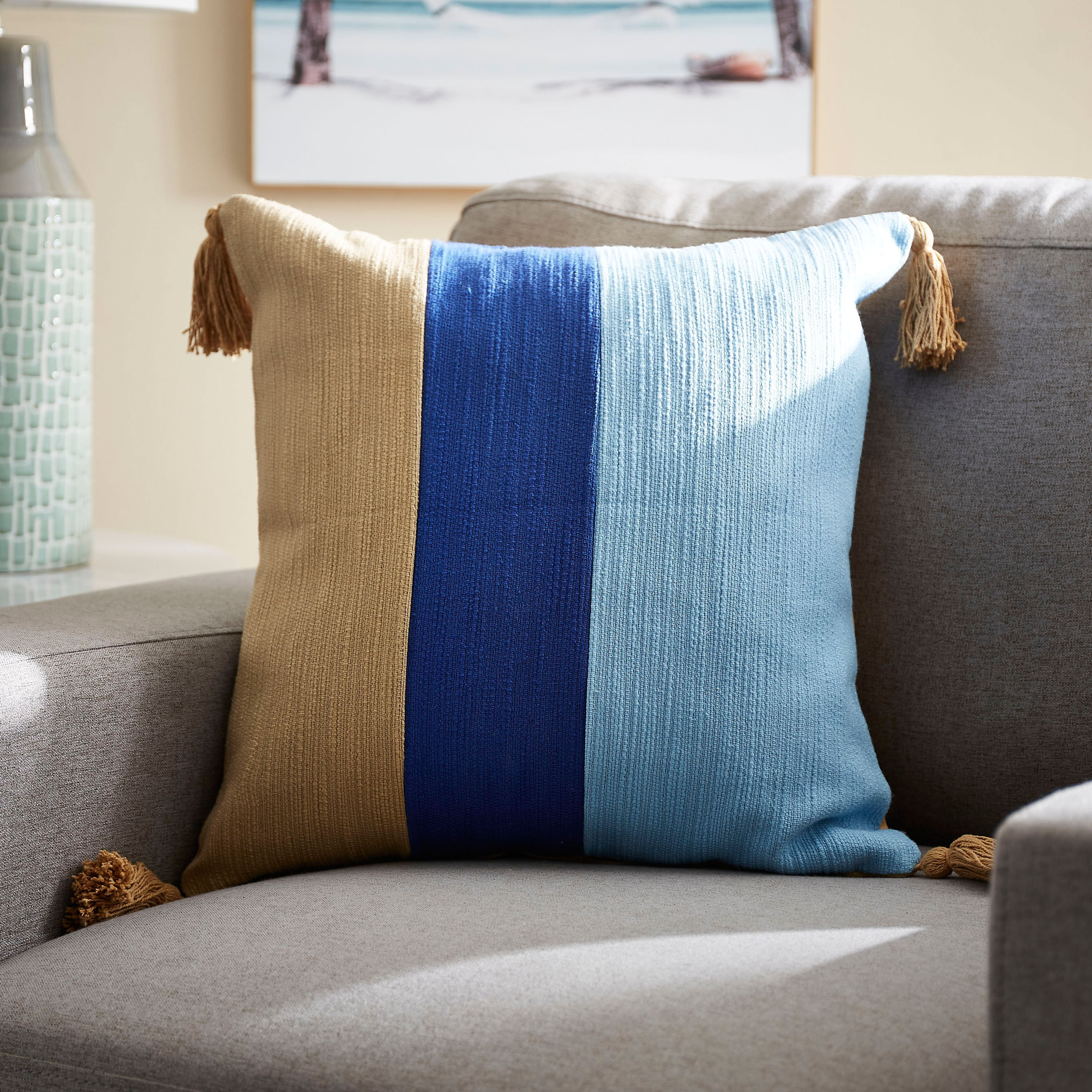 وسادة محشوة برقعة كريويل من كلايتون - 45x45 سم-hbxlivingroom-furnishings-cushionsandcovers-filledcushions-image-1