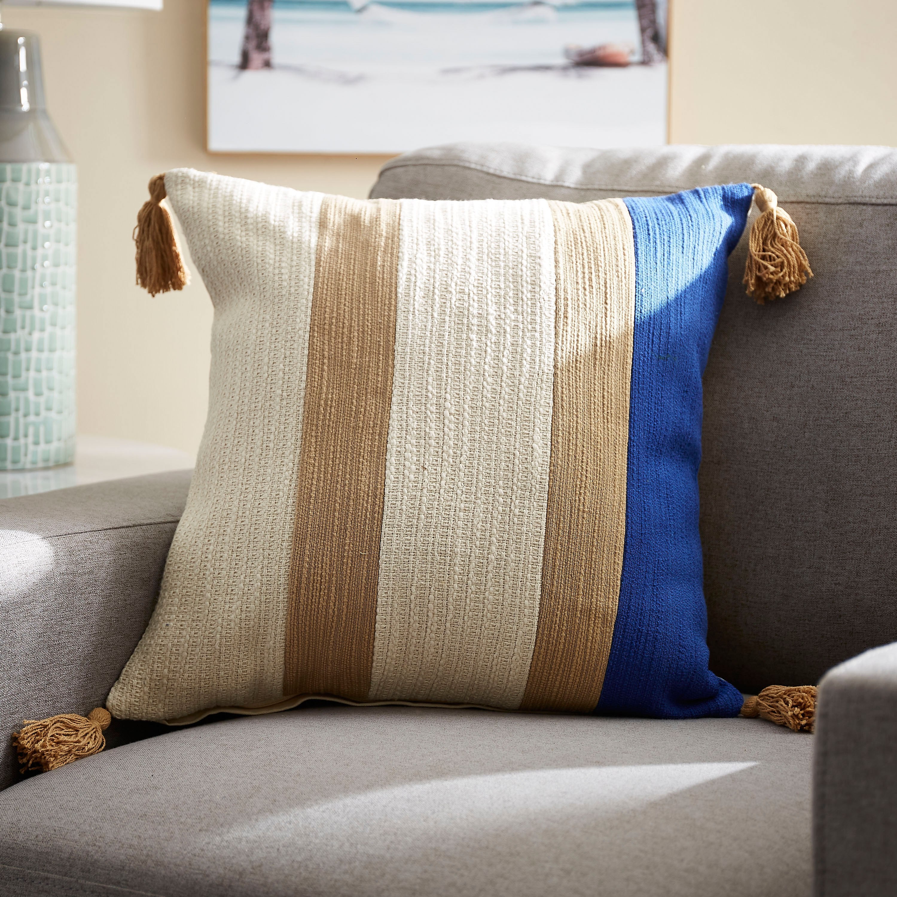 وسادة محشوة برقعة كريويل من كلايتون - 45x45 سم-hbxlivingroom-furnishings-cushionsandcovers-filledcushions-image-1