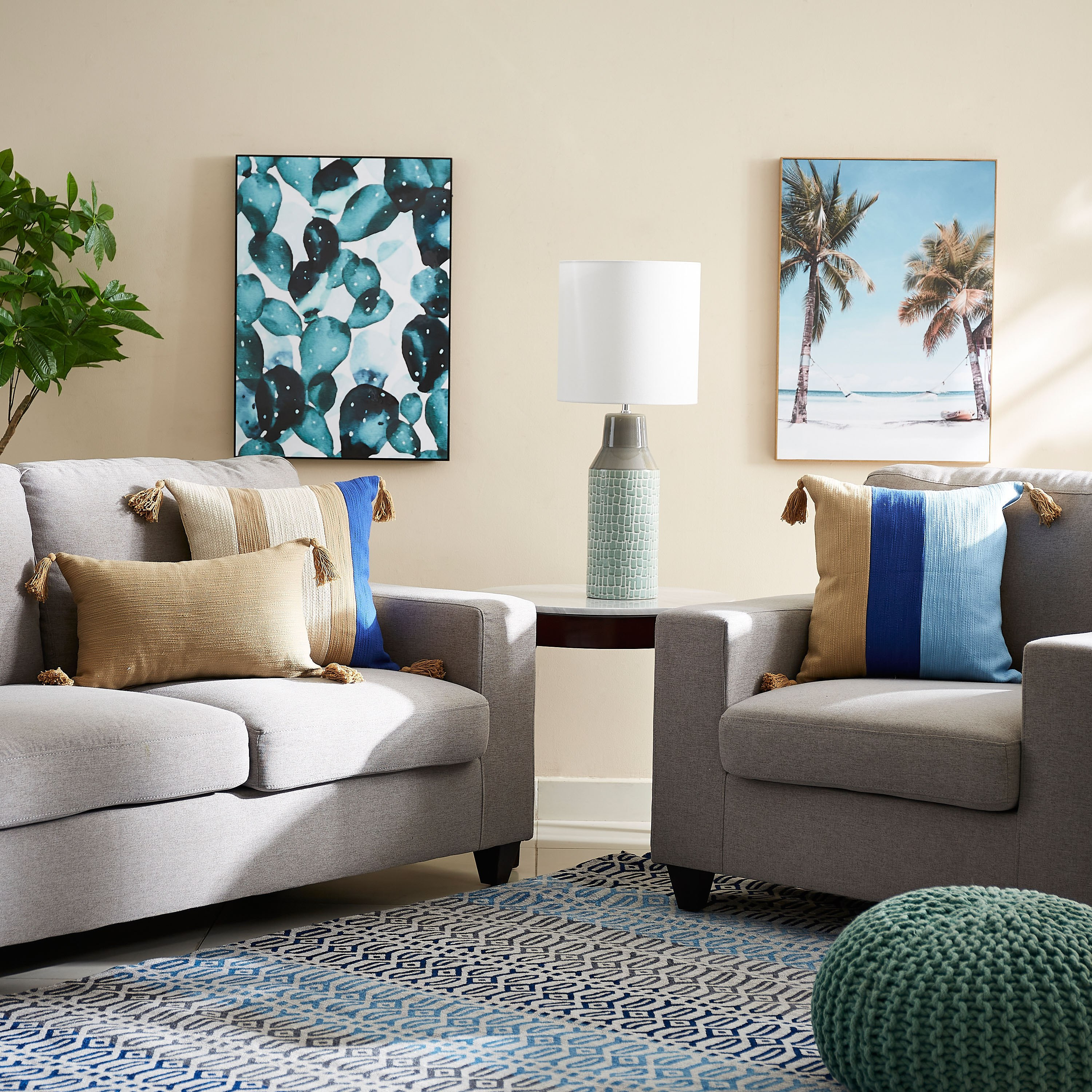 وسادة محشوة برقعة كريويل من كلايتون - 45x45 سم-hbxlivingroom-furnishings-cushionsandcovers-filledcushions-image-4