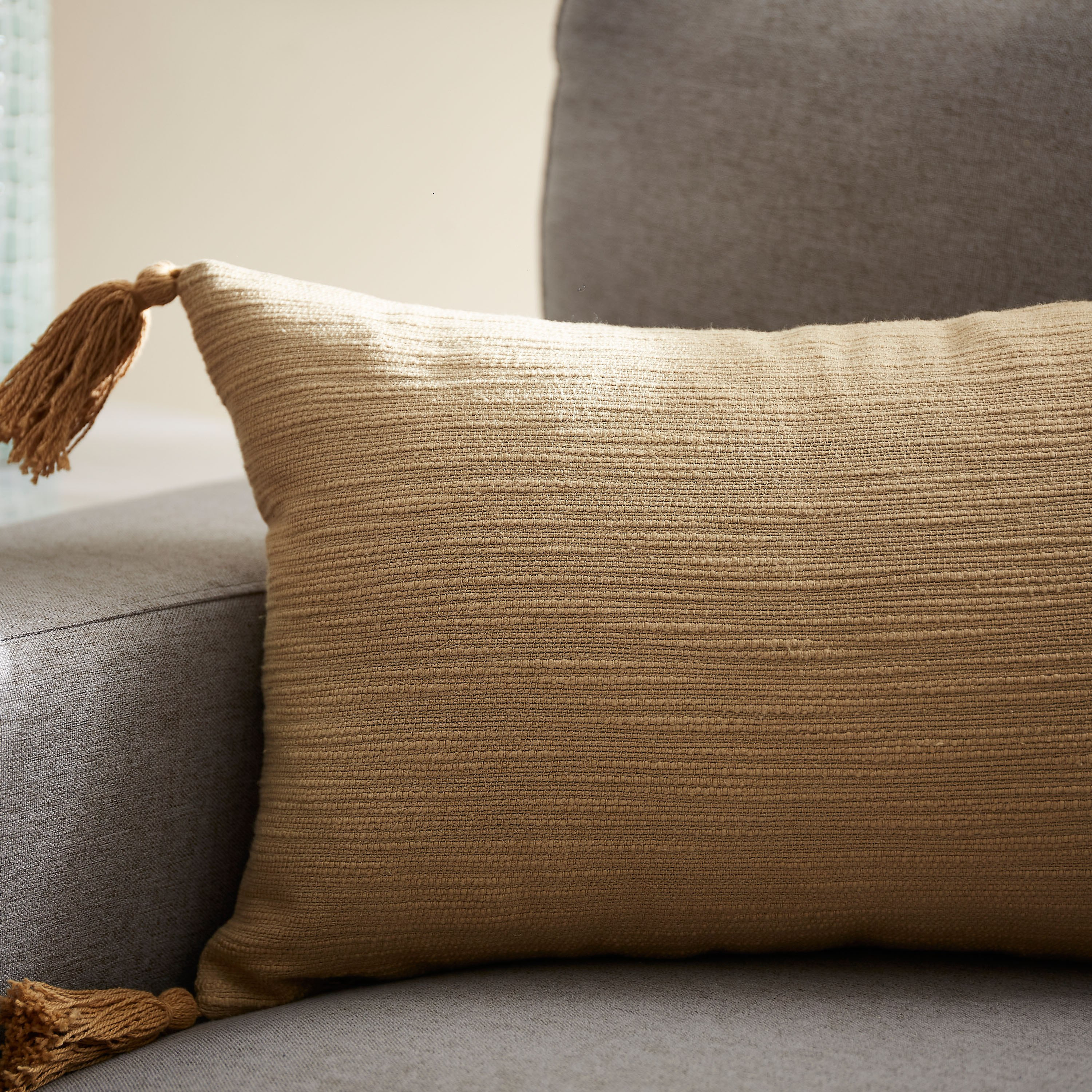 وسادة محشوة سادة  كريويل من كلايتون - 30x50 سم-hbxlivingroom-furnishings-cushionsandcovers-filledcushions-image-2