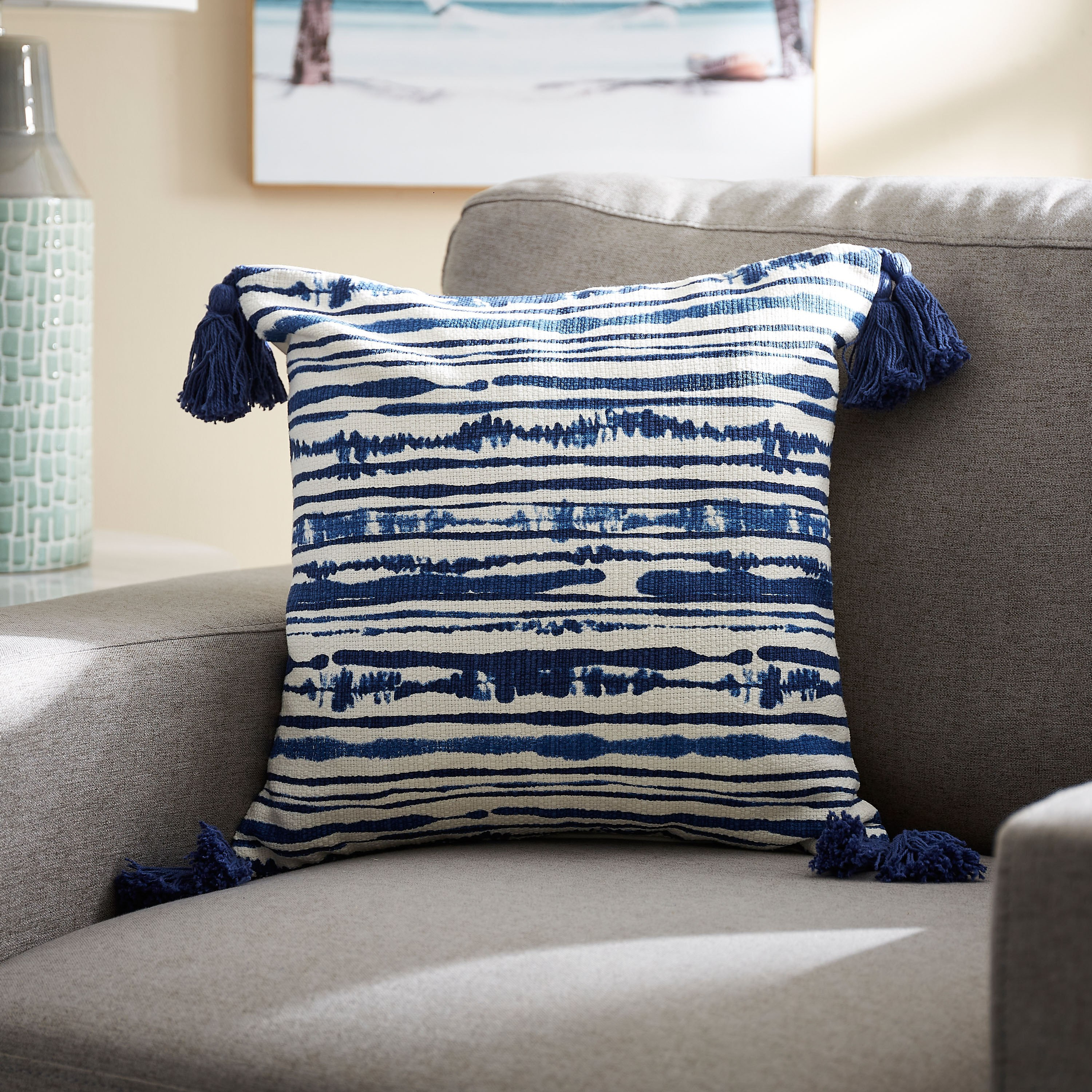 وسادة محشوة بطبعات تاي داي جيس - 40x40 سم-hbxlivingroom-furnishings-cushionsandcovers-filledcushions-image-1