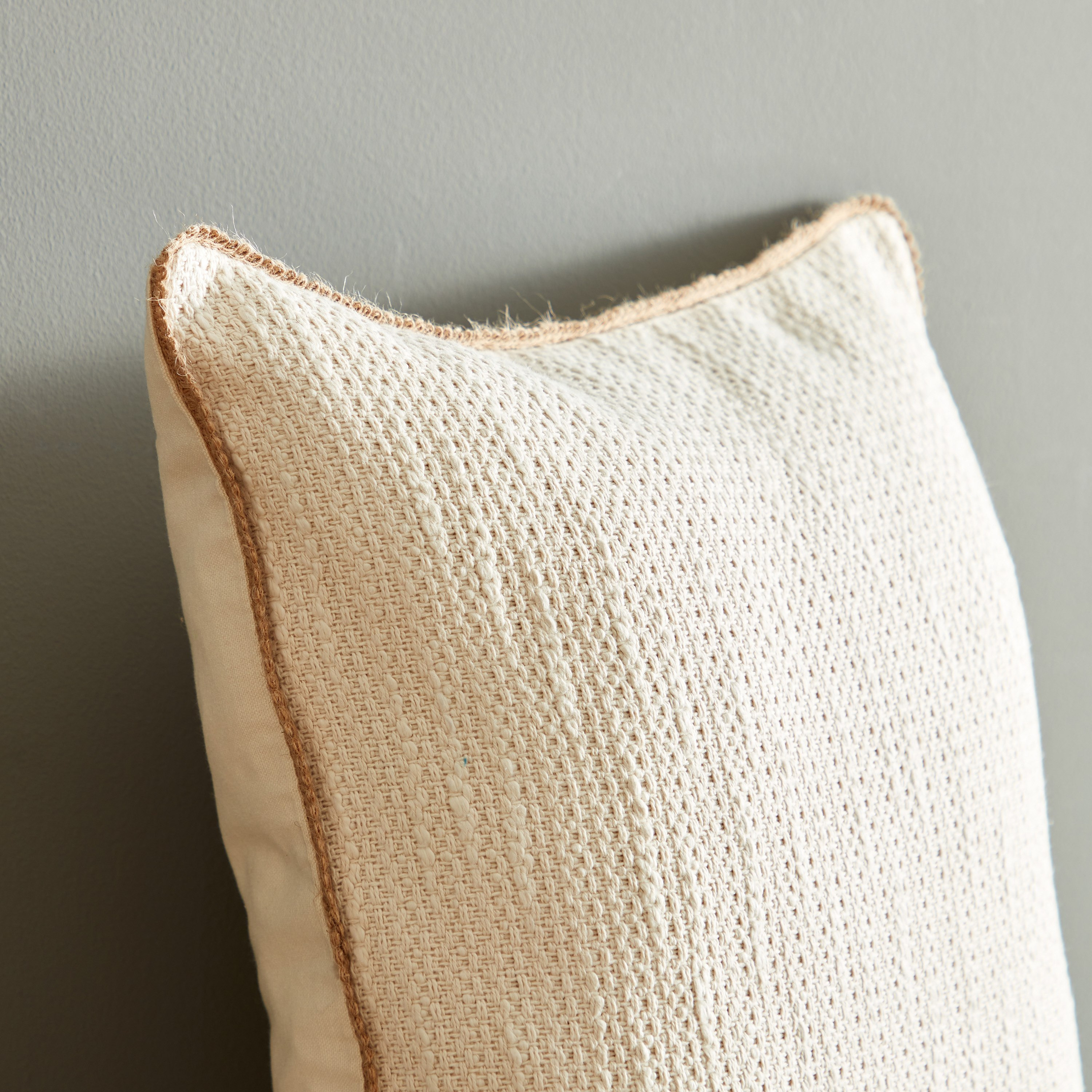 غطاء وسادة بارز الملمس من والتر - 45x45 سم-hbxhomeware-cushionsandcovers-cushioncovers-image-2