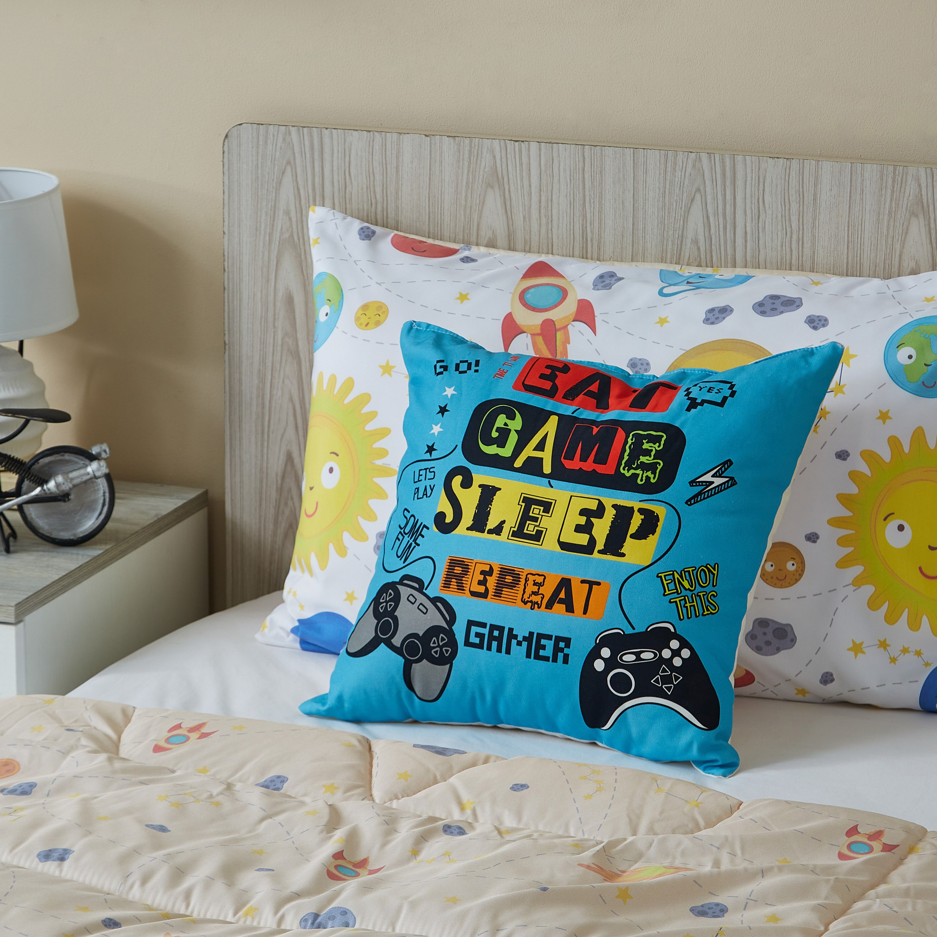 وسادة محشوة رقمية من هومي جيم - 40x40 سم-hbxhomeware-hbxkidsandyouth-image-3