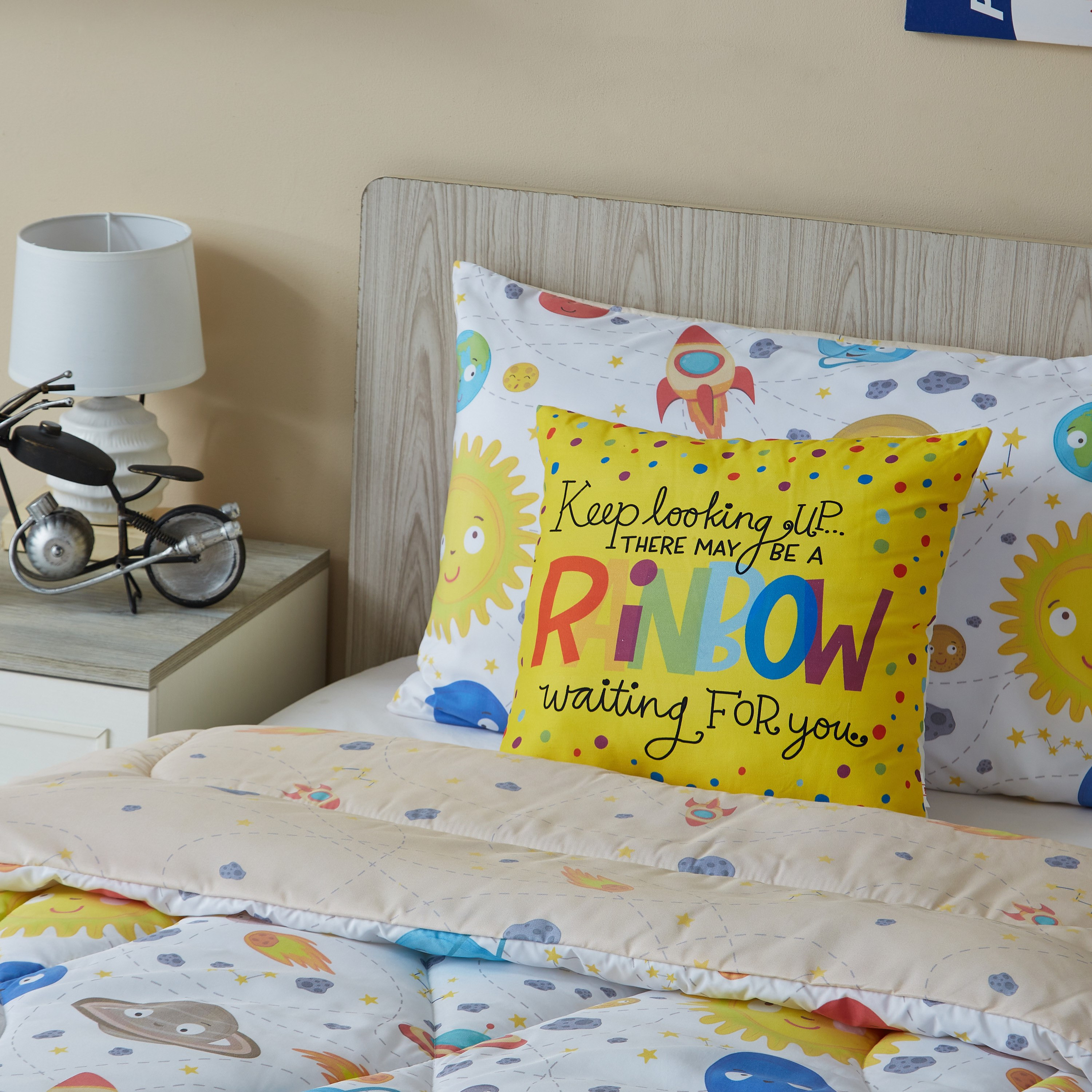 وسادة محشوة بتصميم رقمي لقوس قزح من هومي - 40x40 سم-hbxhomeware-hbxkidsandyouth-image-3