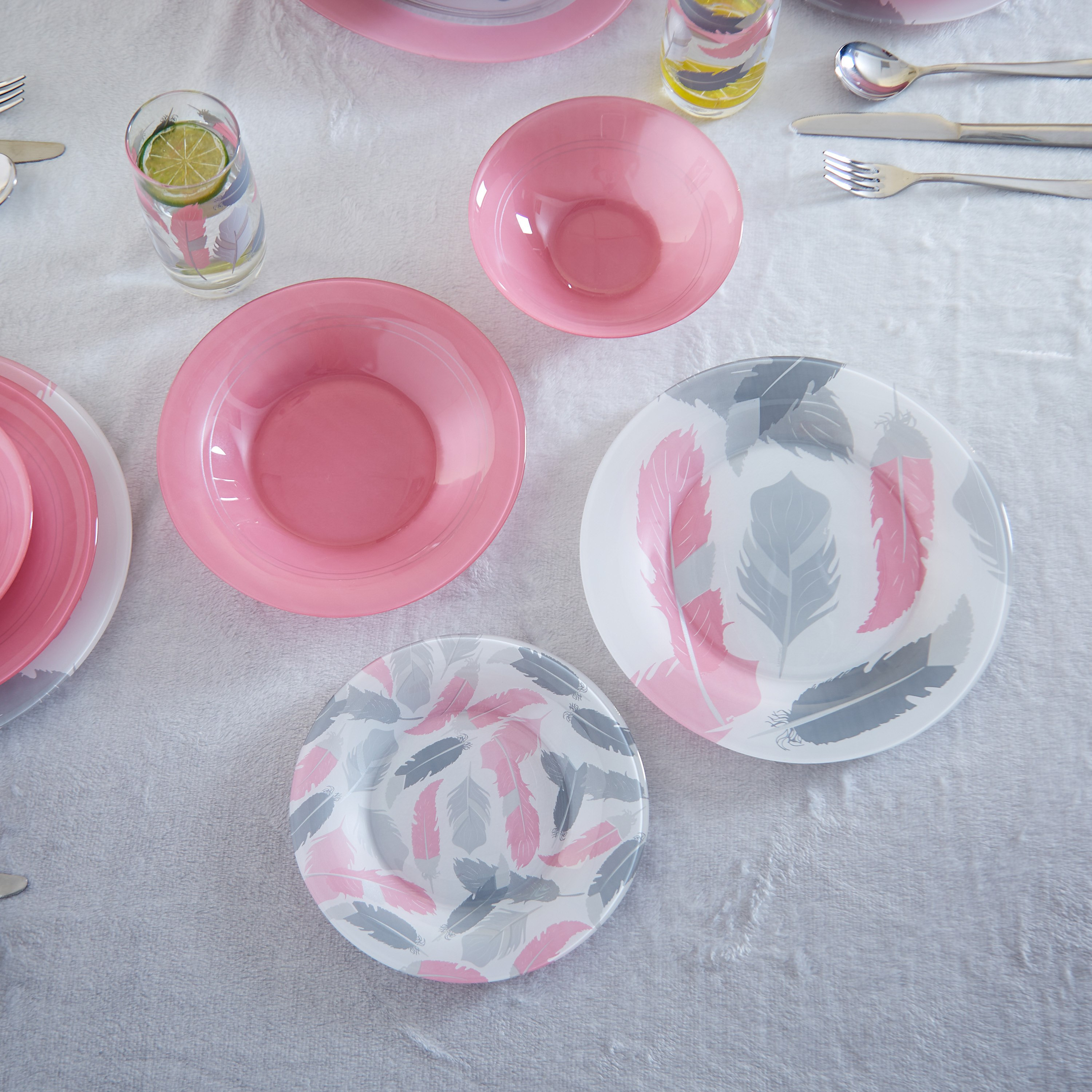 طقم عشاء تيرانا بينك 46 قطعة من لومينارك-hbxhomeware-hbxkitchen-image-2