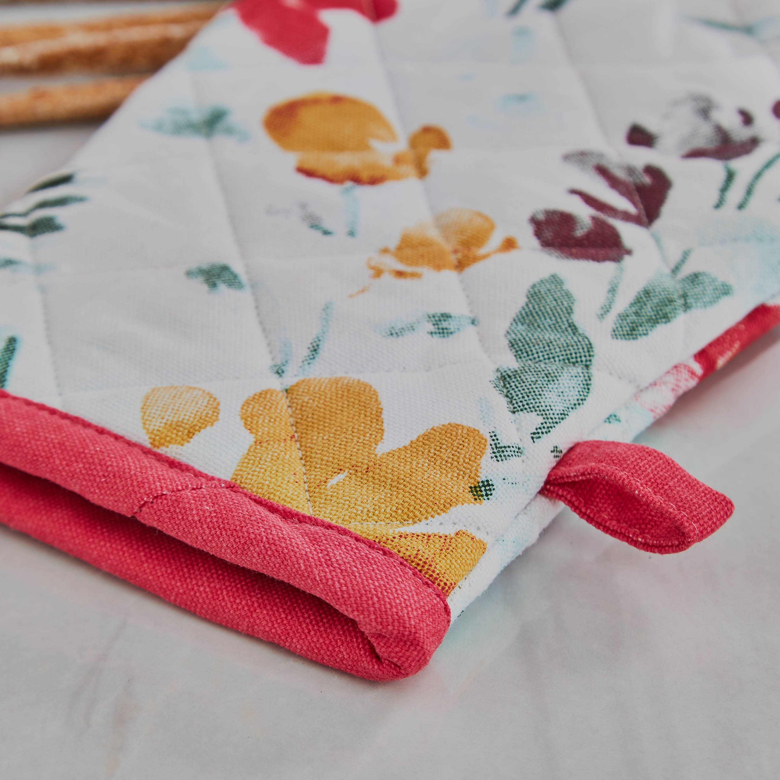 قفاز قطني بطبعات زهرية من كاترين - 18x30 سم-hbxhomeware-kitchenware-kitchenlinens-image-2