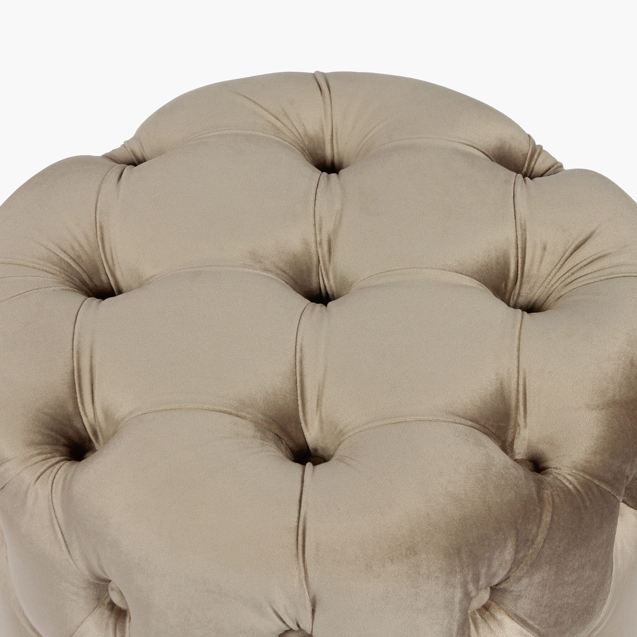 مسند قدم مخملي صغير من جيوفي-hbxlivingroom-sofasandarmchairs-ottomansandfootstools-image-5