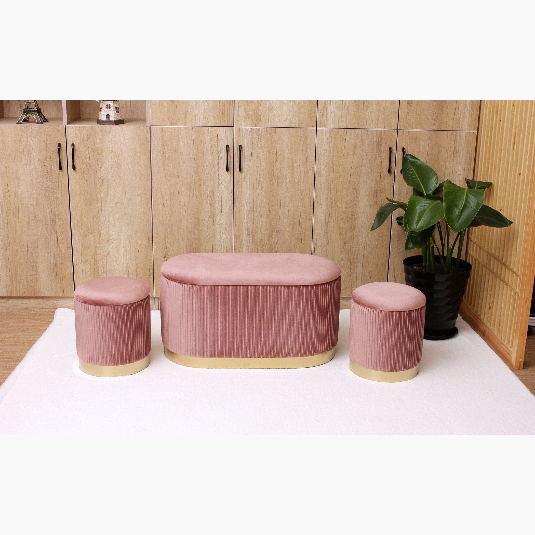 طقم مسند قدم مخملي 3 قطع بوحدة تخزين من إيفلين-hbxlivingroom-sofasandarmchairs-ottomansandfootstools-image-3