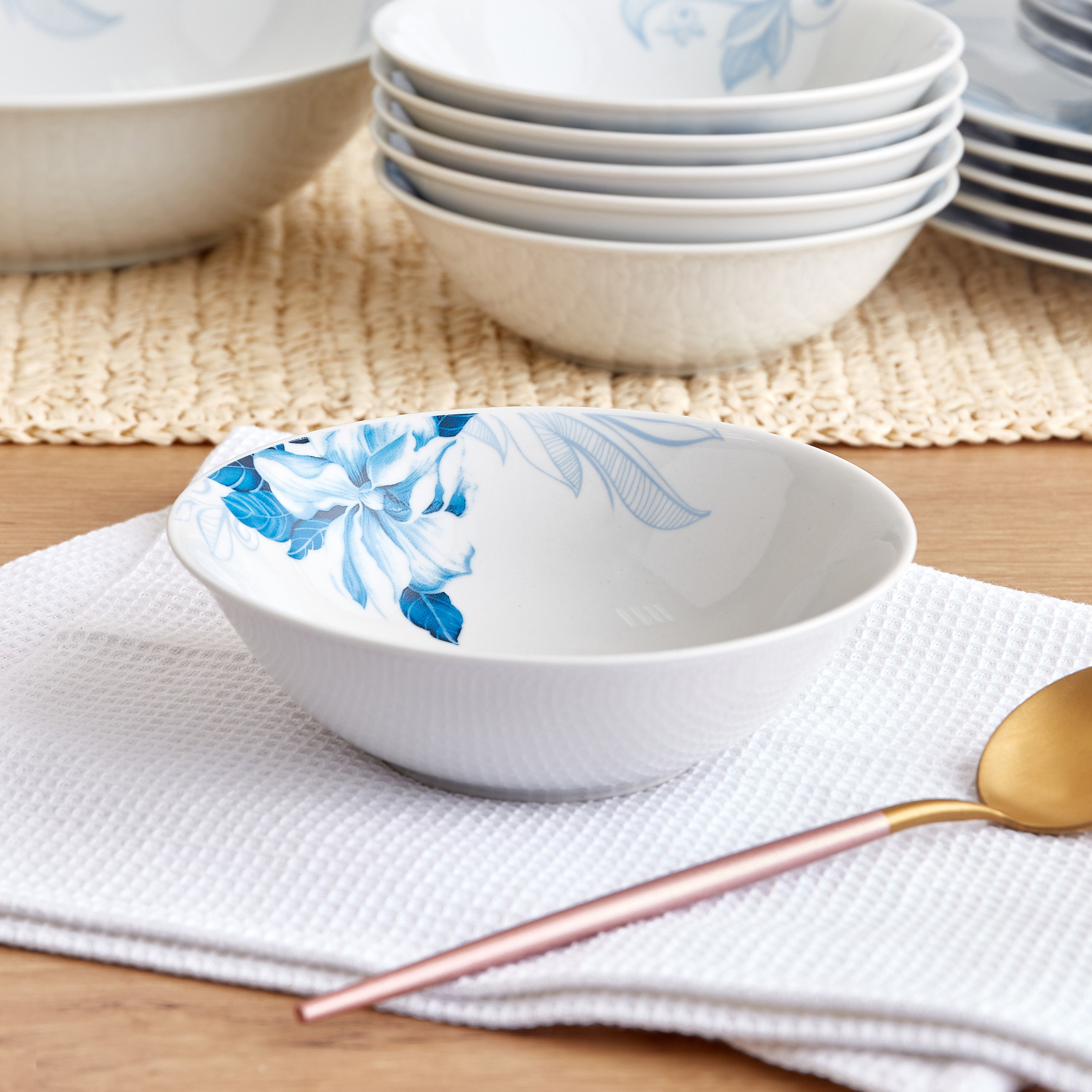 طقم عشاء بتصميم بتلات زرقاء 20 قطعة من بريستول-hbxhomeware-hbxkitchen-image-2