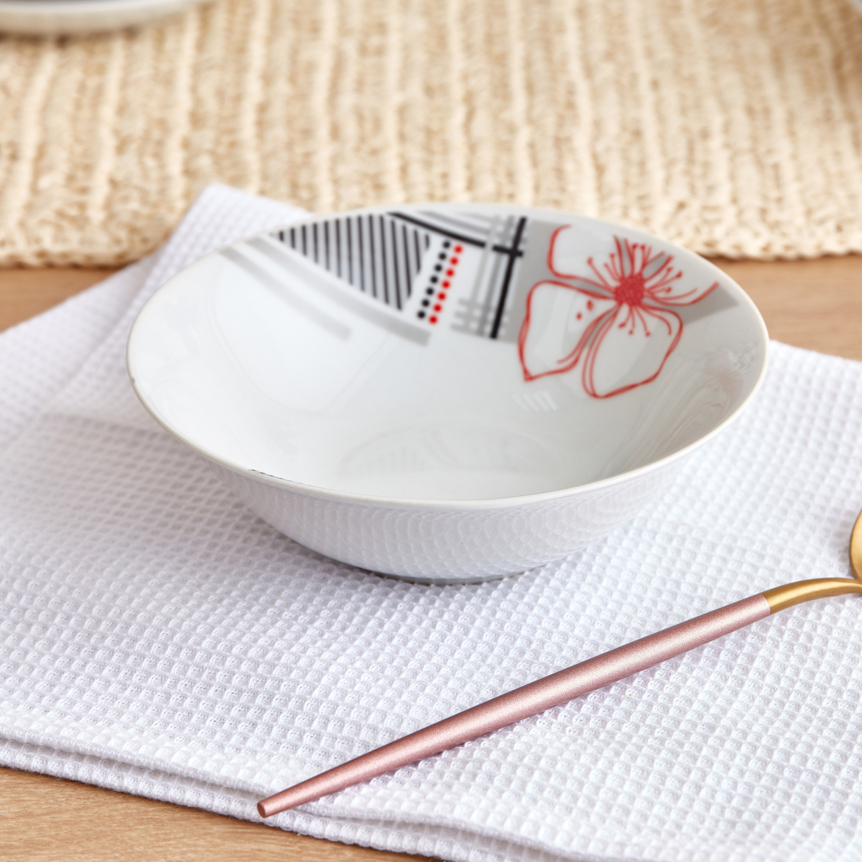 طقم عشاء بطبعات هندسية 22 قطعة من مانهاتن-hbxhomeware-hbxkitchen-image-3