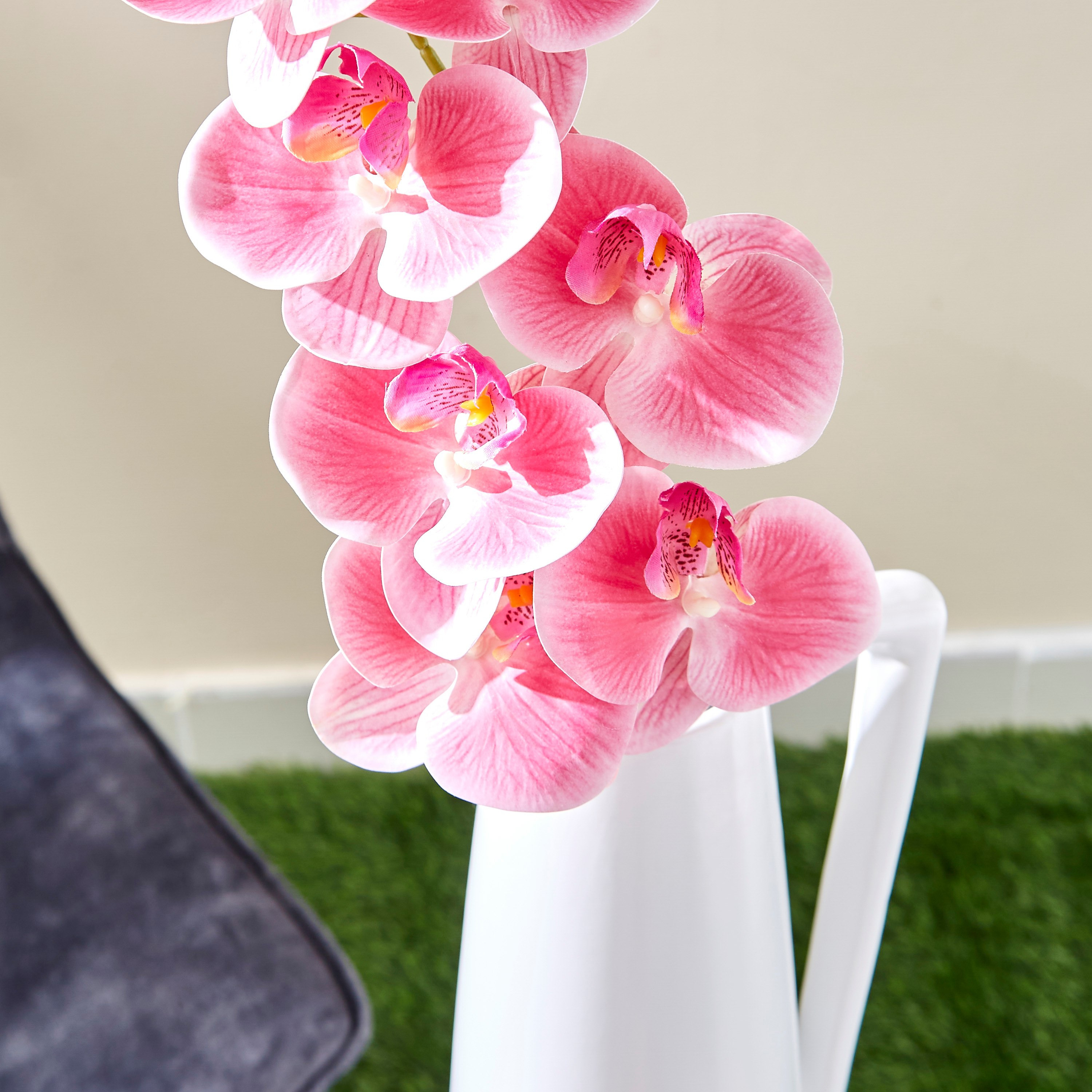 غصن أوركيد بـ 7 رؤوس من آريا - 77 سم-hbxdecorandfurnishings-homeaccessories-artificialflowersandplants-image-2