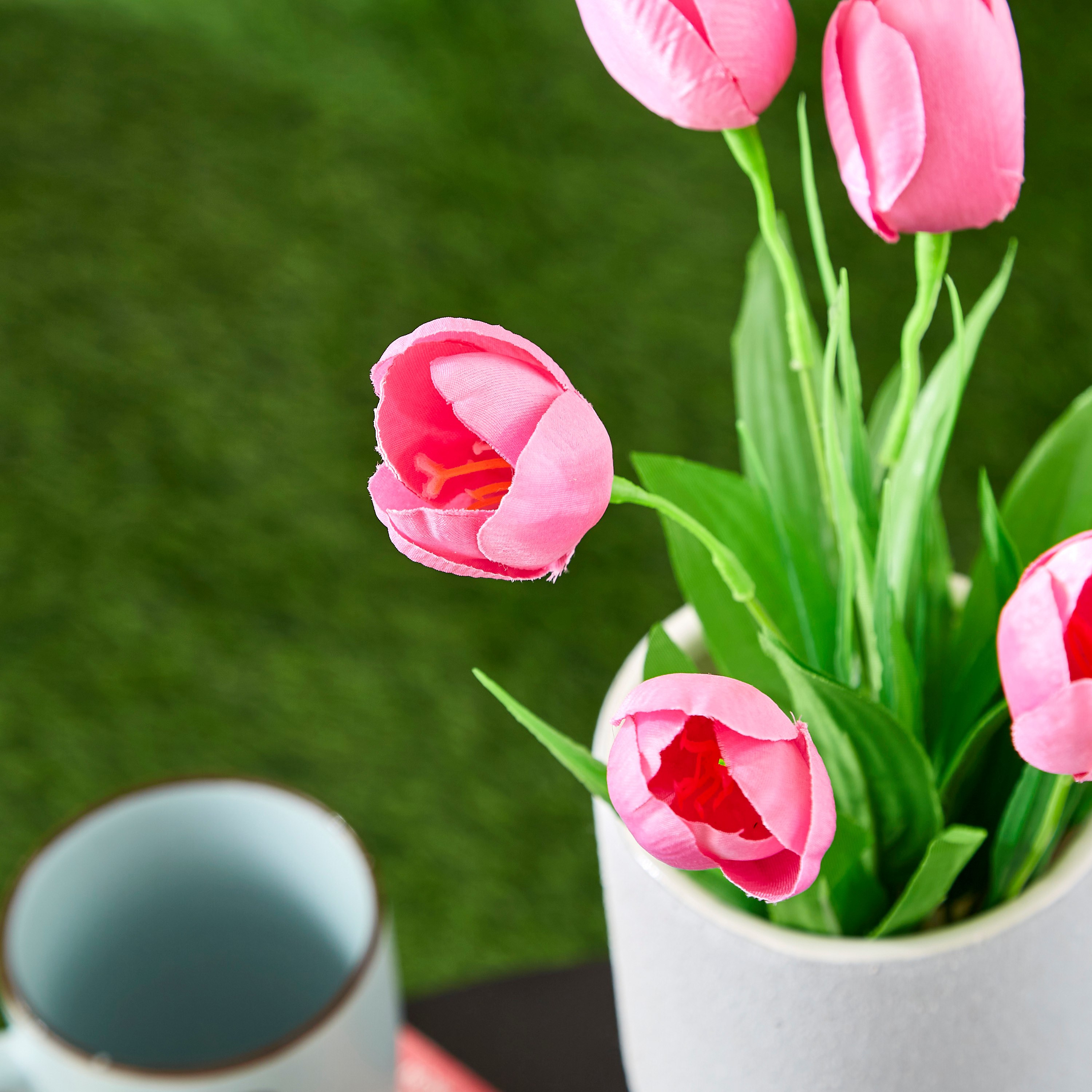 ساق نبات تيوليب بـ7 رؤوس من آريا - 38 سم-hbxdecorandfurnishings-homeaccessories-artificialflowersandplants-image-2