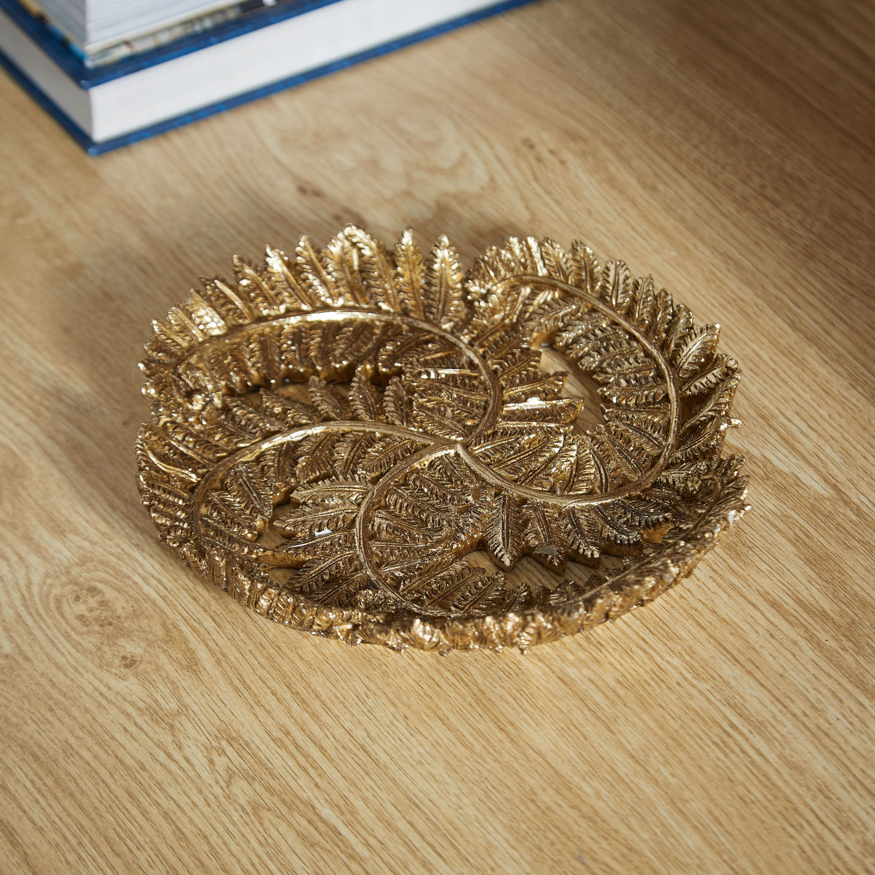 صحن بتصميم نبات السرخس من البوليريسين من زوي - 18x3x18.5 سم-hbxhomeware-hbxdecorandfurnishings-image-2