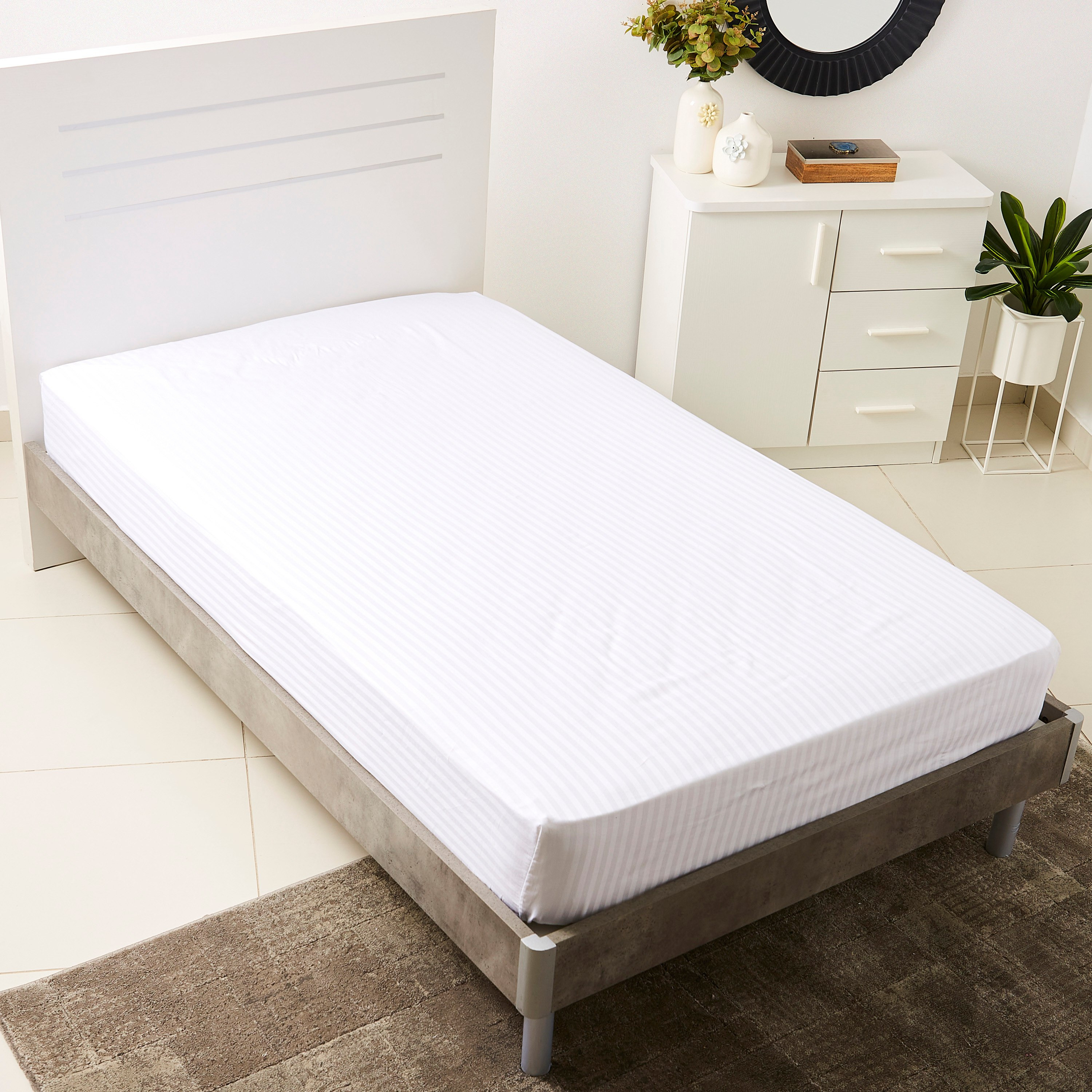 شرشف مطّاطي مزدوج مقلّم ستان من هاميلتون- 120x200+33 سم-hbxhomeware-hbxbedroom-image-1