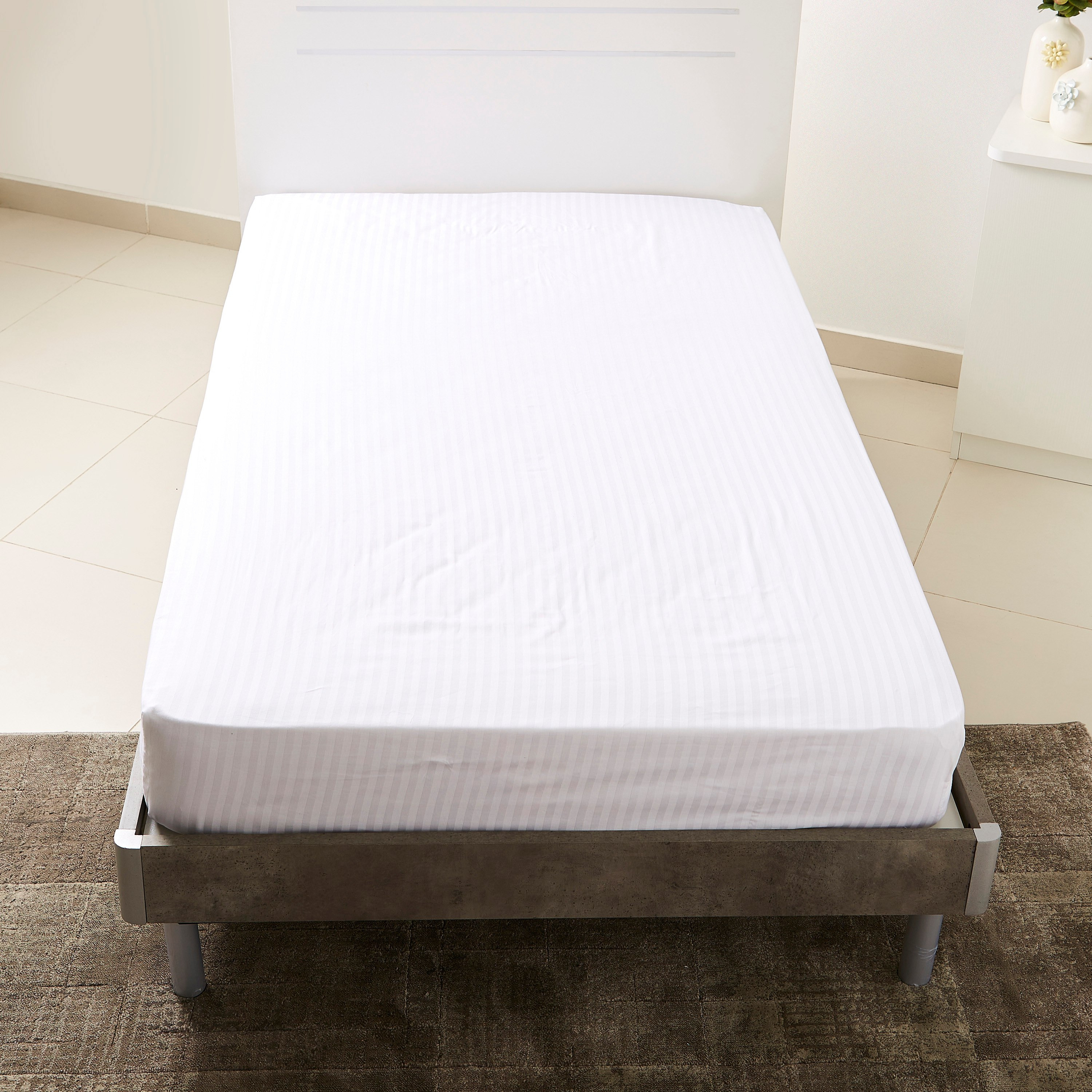 شرشف مطّاطي مزدوج مقلّم ستان من هاميلتون- 120x200+33 سم-hbxhomeware-hbxbedroom-image-2