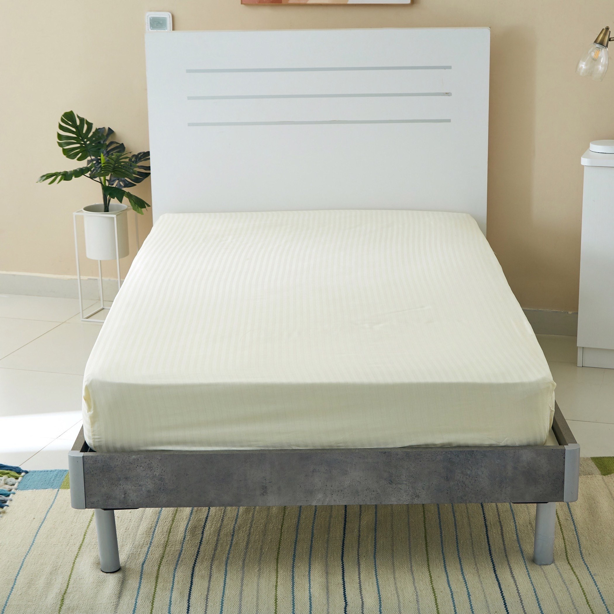 شرشف مطّاطي ساتن مزدوج ومخطّط من هاميلتون - 120x200+33 سم-hbxhomeware-hbxbedroom-image-2