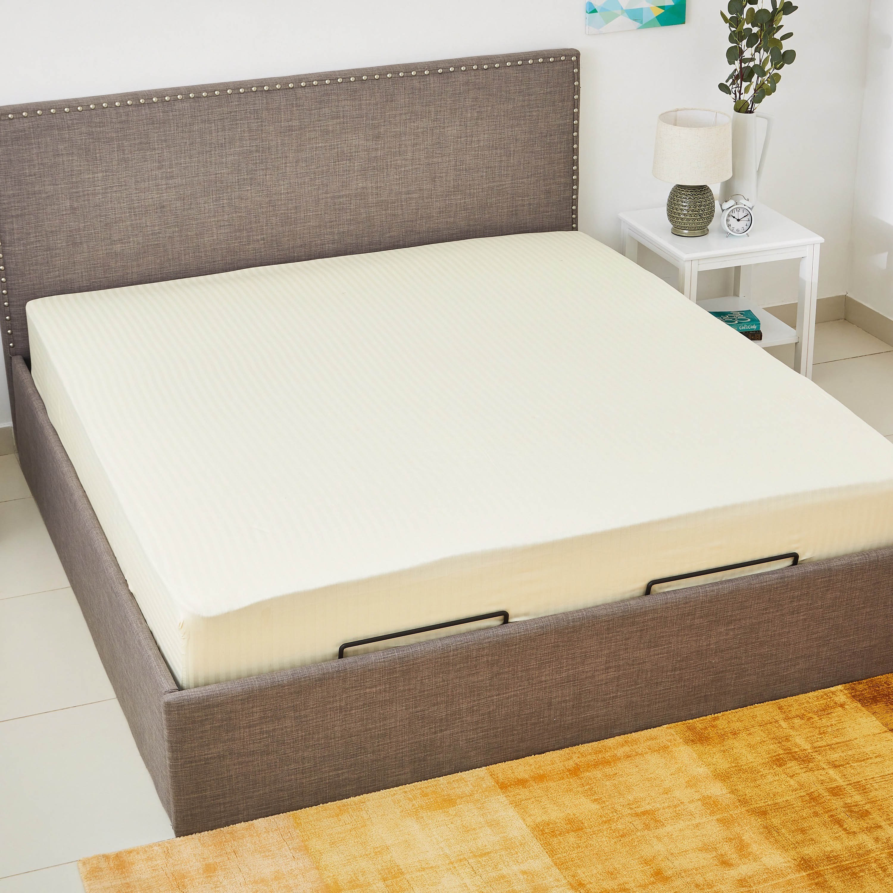 شرشف مطّاطي كوين قطني مخطّط ساتن من هاميلتون - 150x200+33 سم-hbxhomeware-hbxbedroom-image-1