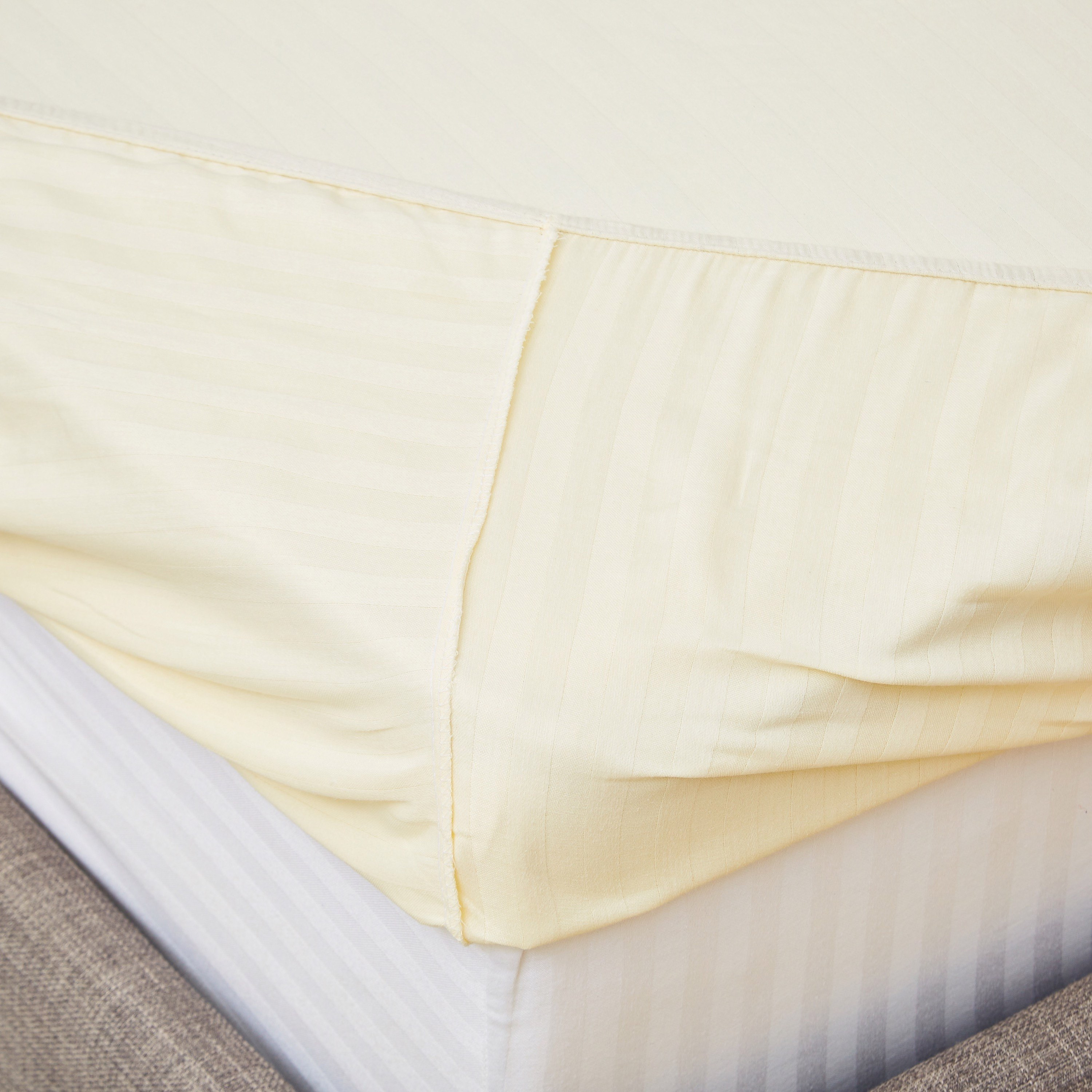 شرشف مطّاطي كوين قطني مخطّط ساتن من هاميلتون - 150x200+33 سم-hbxhomeware-hbxbedroom-image-4
