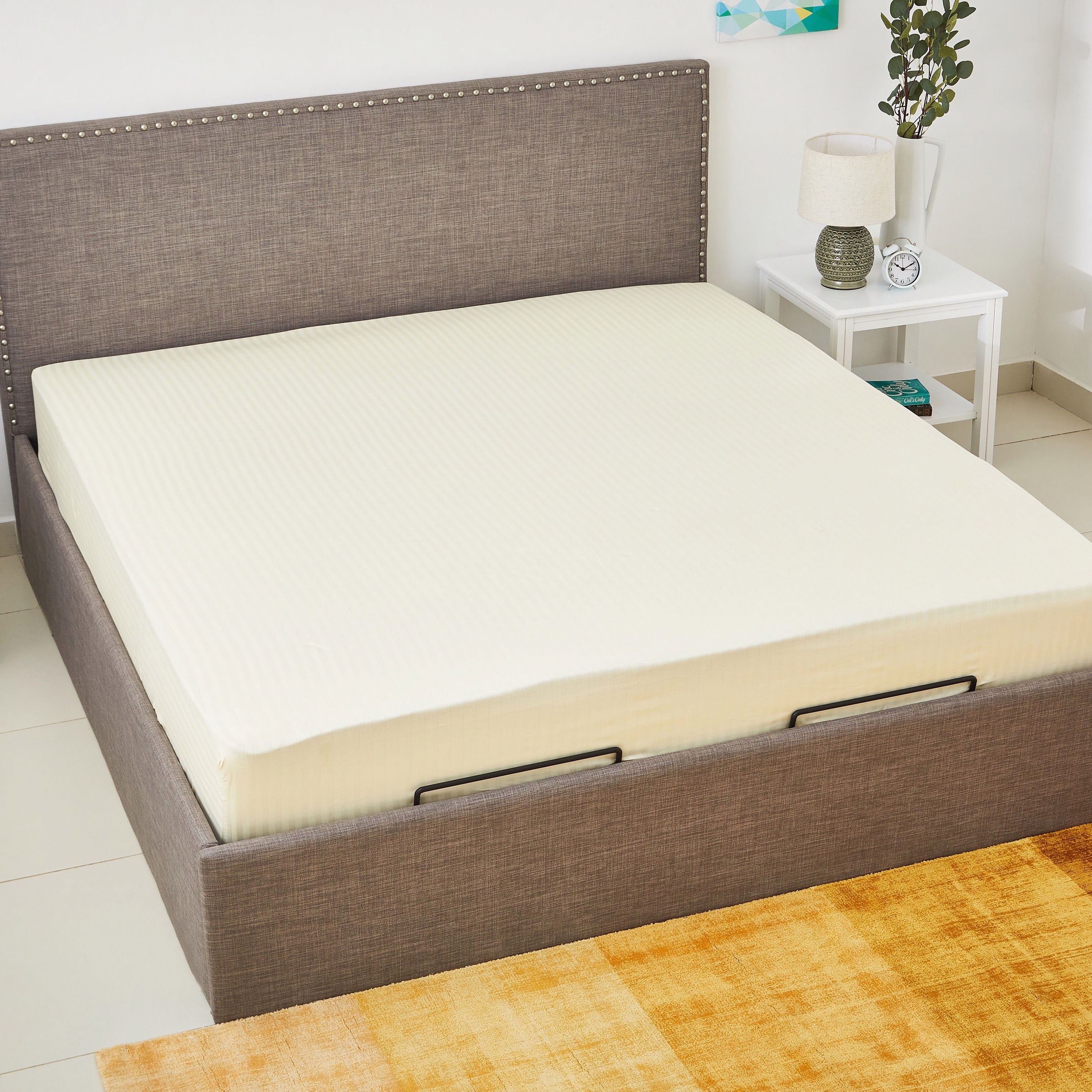 شرشف مطاطي سوبر كينج مخطط ساتن من هاميلتون - 200x200+33 سم-hbxhomeware-hbxbedroom-image-1