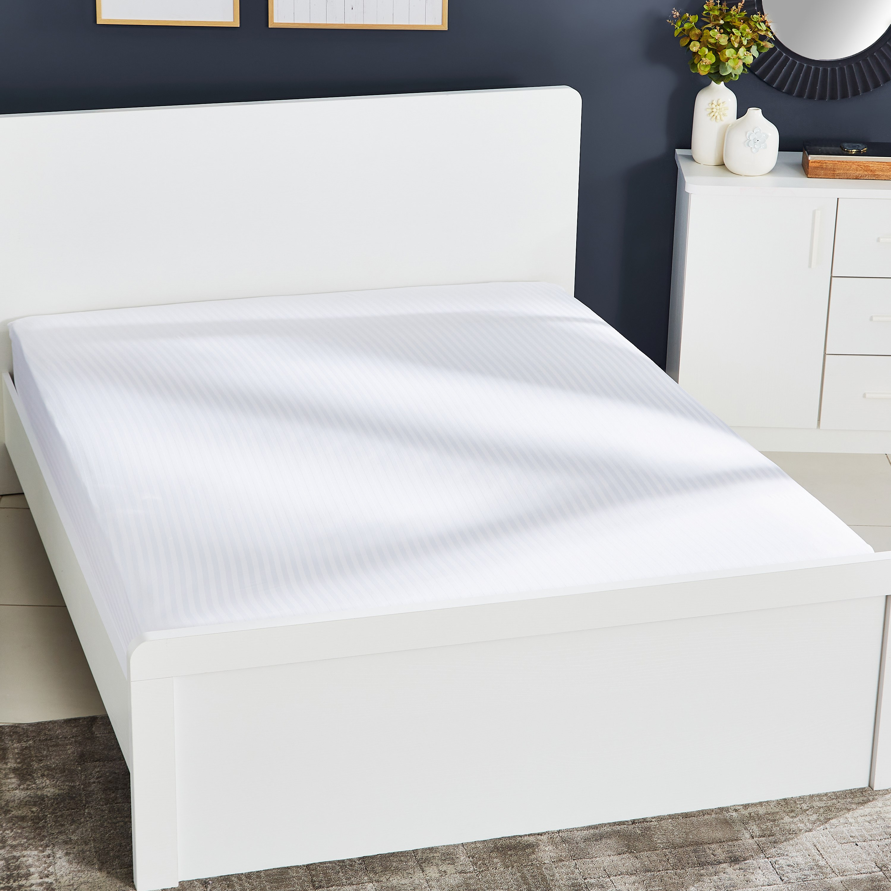 شرشف مطاطي كينج قطن مخطط ستان من هاميلتون - 180x210+33 سم-hbxhomeware-hbxbedroom-image-1