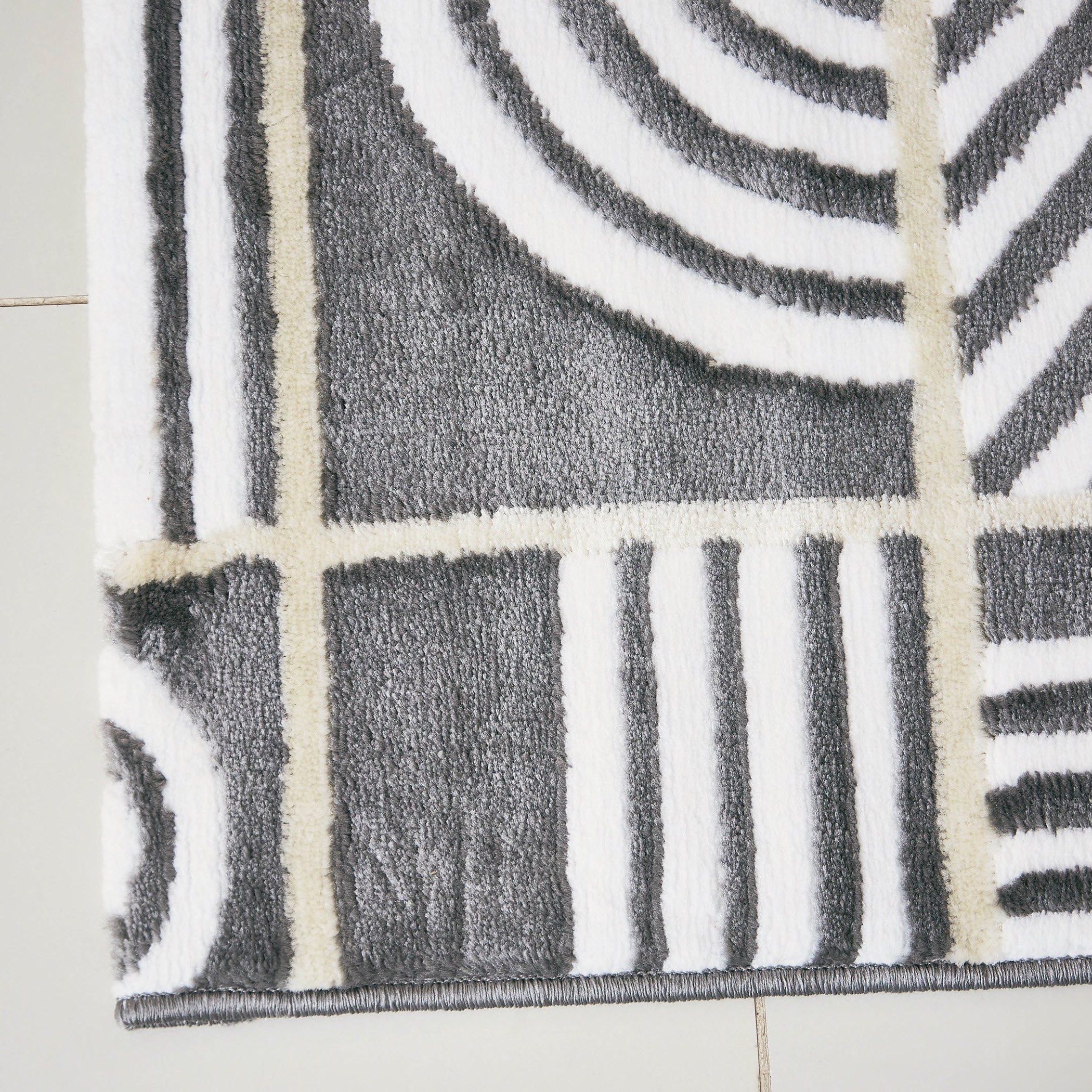 سجادة بولي بروبلين مقاومة للبقع من ماهرين فارس - 110x160 سم-hbxdecorandfurnishings-floorcoverings-rugs-image-2
