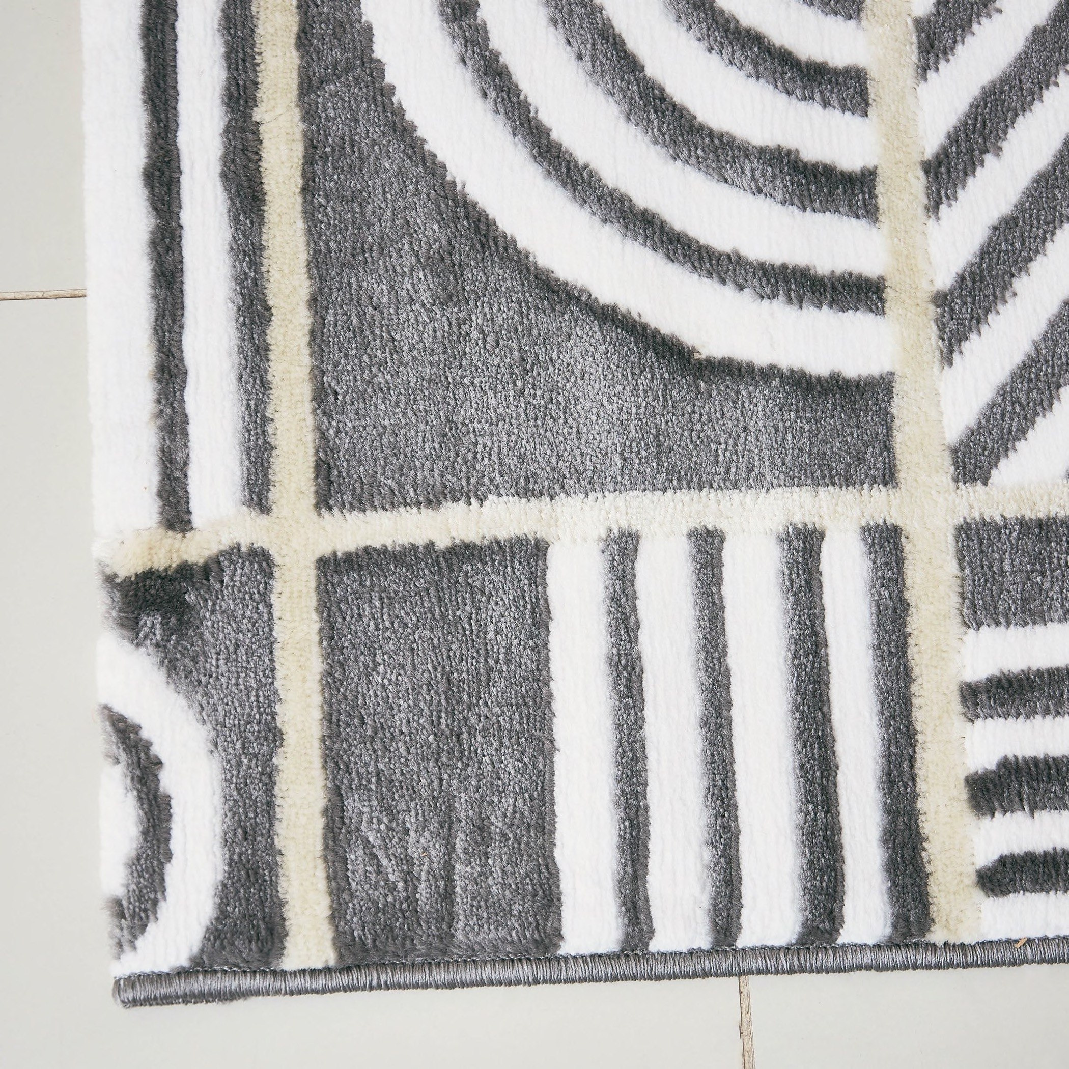 سجادة بولي بروبلين مقاومة للبقع من ماهرين فارس - 150x200 سم-hbxdecorandfurnishings-floorcoverings-rugs-image-2