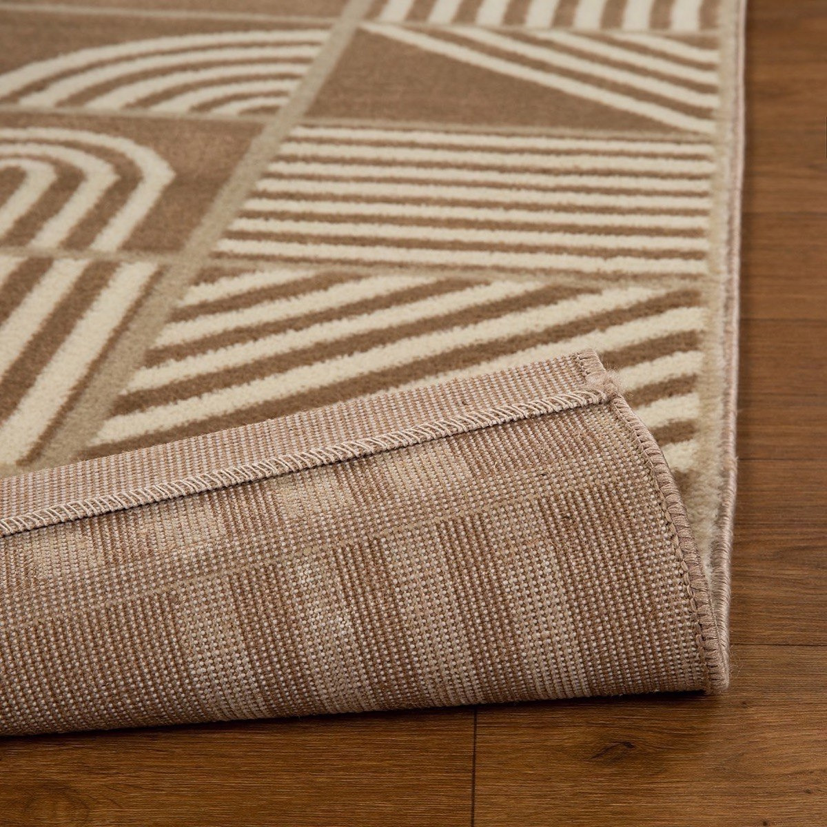 Zayaan Garry Stain Resistant Polypropylene Rug - 110x160 cm-hbxdecorandfurnishings-floorcoverings-rugs-image-2