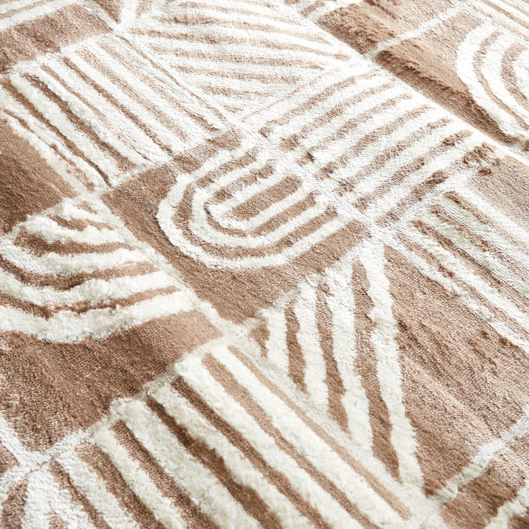 Zayaan Garry Stain Resistant Polypropylene Rug - 150x200 cm-hbxdecorandfurnishings-floorcoverings-rugs-image-3