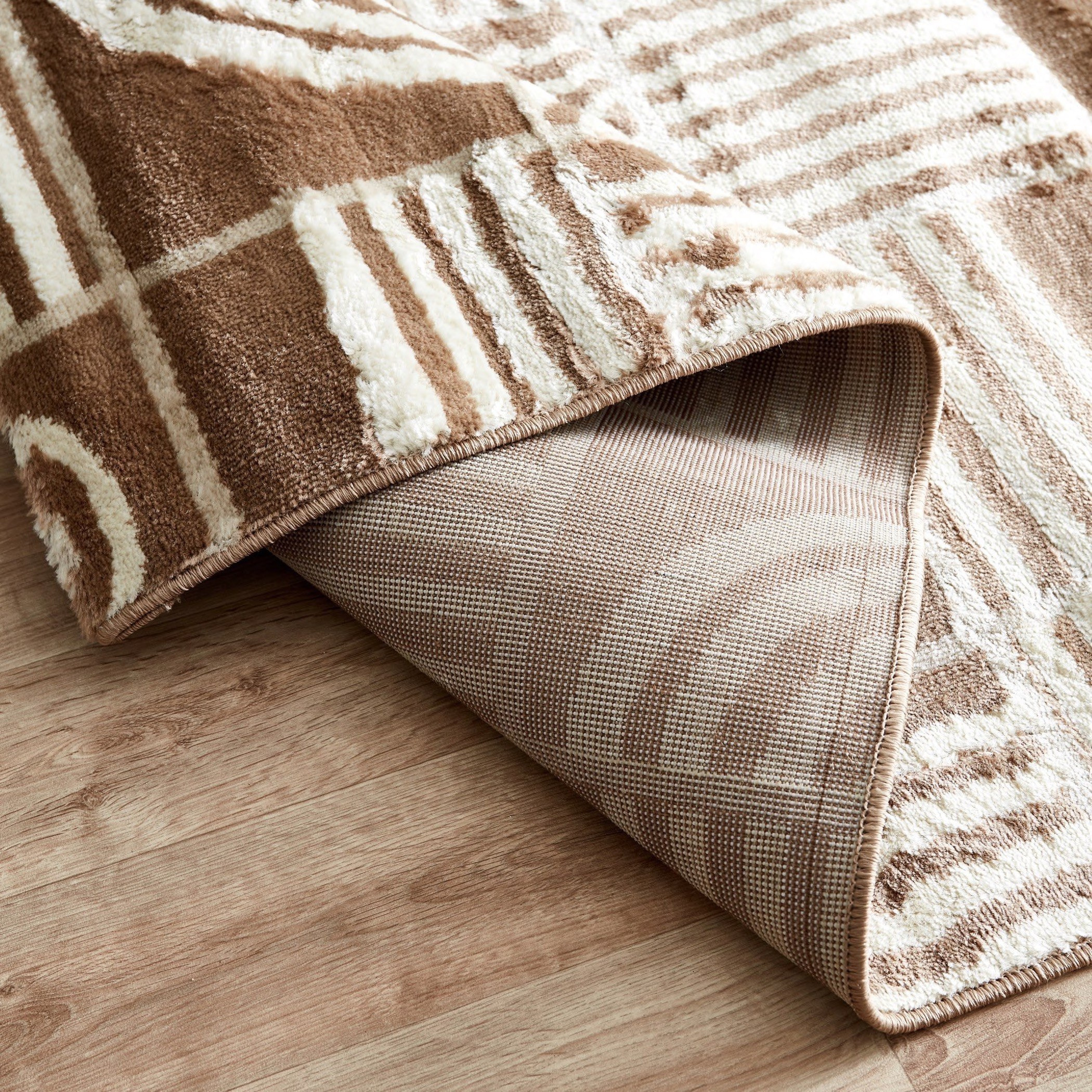 Zayaan Garry Stain Resistant Polypropylene Rug - 150x200 cm-hbxdecorandfurnishings-floorcoverings-rugs-image-4