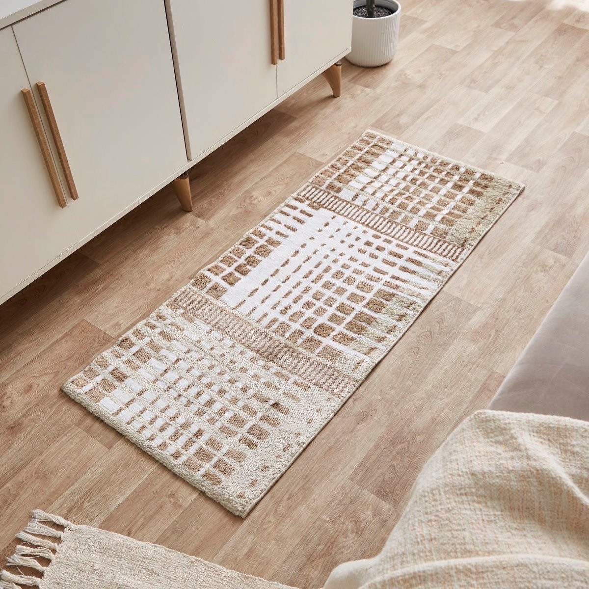 سجادة بولي بروبلين مقاومة للبقع من زايان أكسل - 60x150 سم-hbxdecorandfurnishings-floorcoverings-rugs-image-1