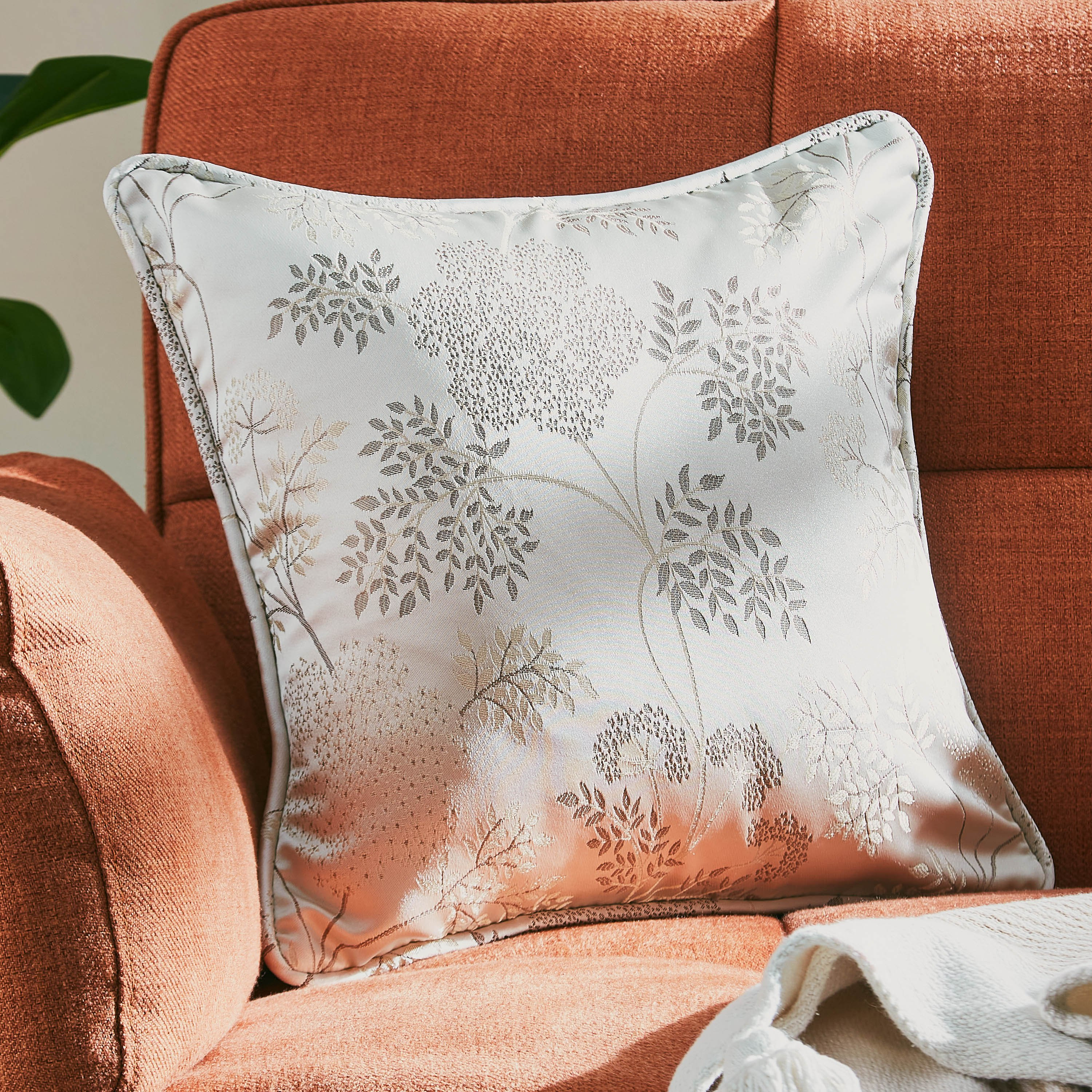 غطاء وسادة جاكار بتصميم أزهار من إلسا - 40x40 سم-hbxhomeware-cushionsandcovers-cushioncovers-image-1