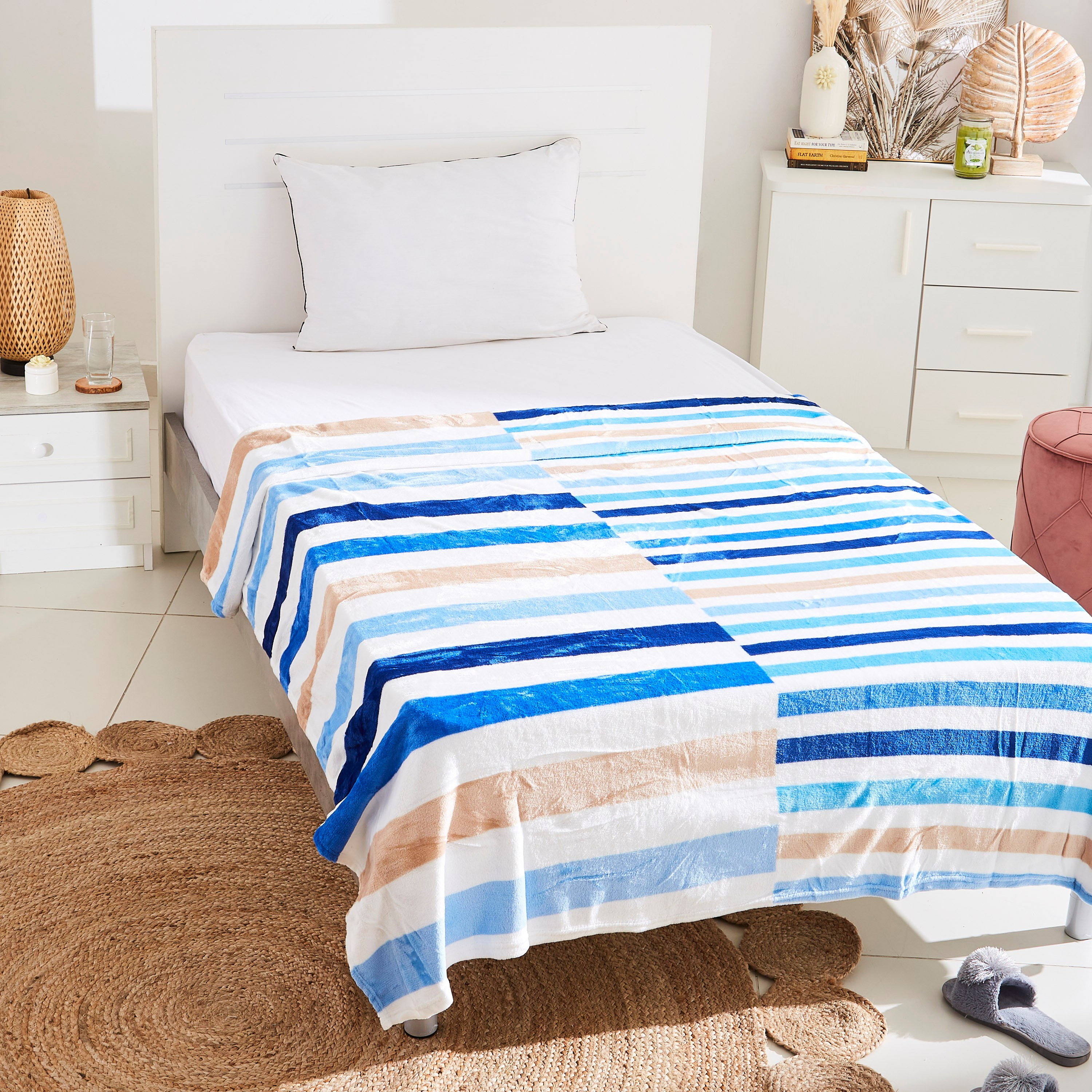 Ontario Claire Printed Flannel Twin Blanket - 150x220 cm-hbxhomeware-hbxbedroom-image-1