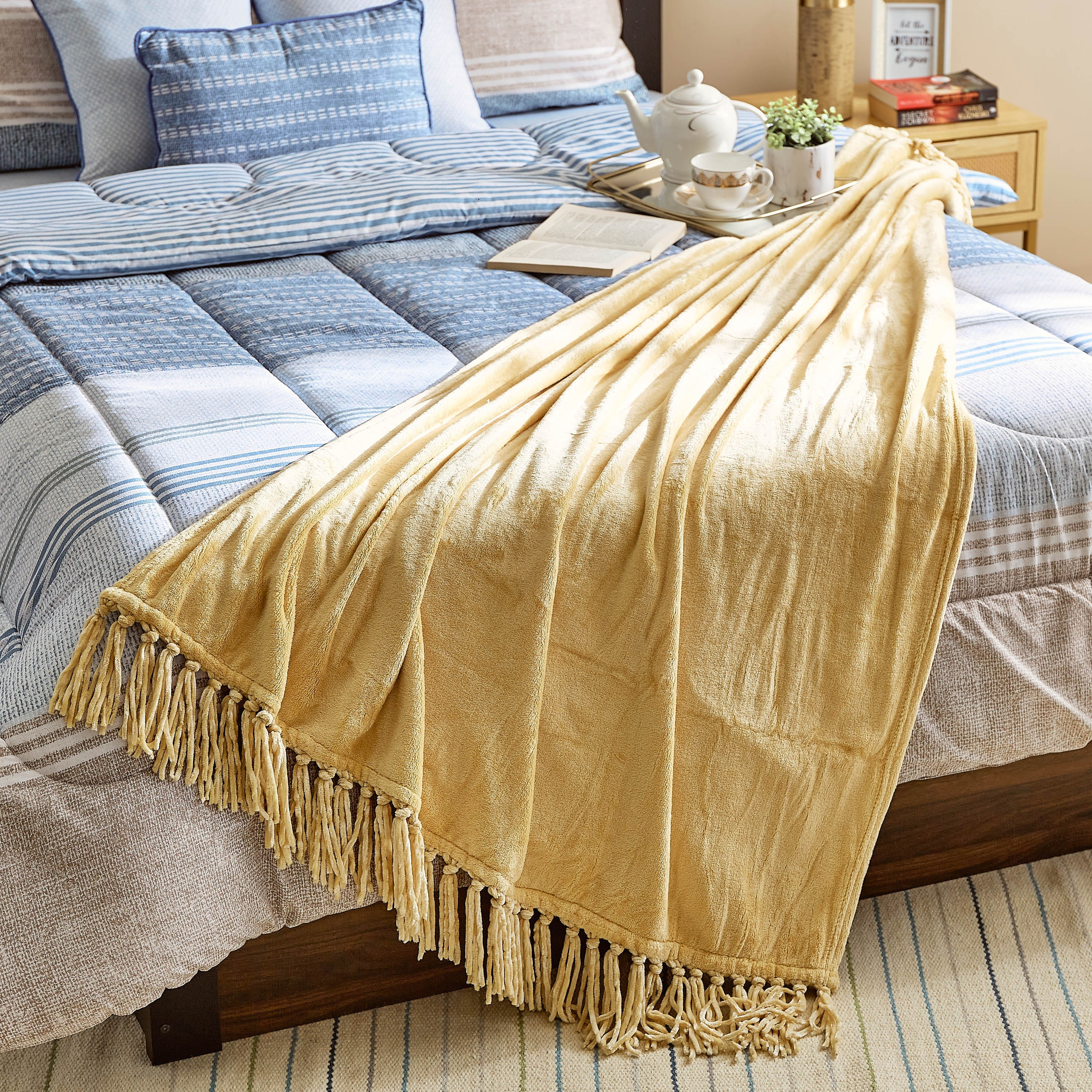 بطّانيّة خفيفة فلانيل من بيلا - 127x178 سم-hbxhomeware-hbxbedroom-image-1