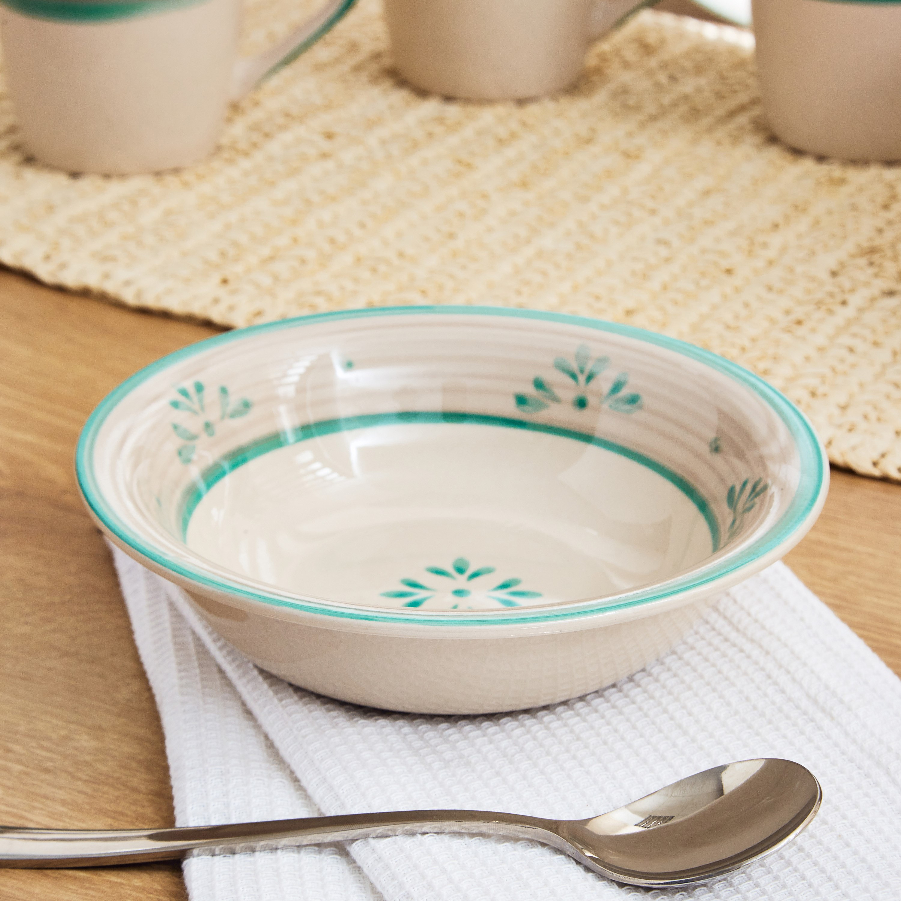 طقم سفرة مرسوم يدويا من فيكتوريا - 16 قطعة -hbxhomeware-hbxkitchen-image-3
