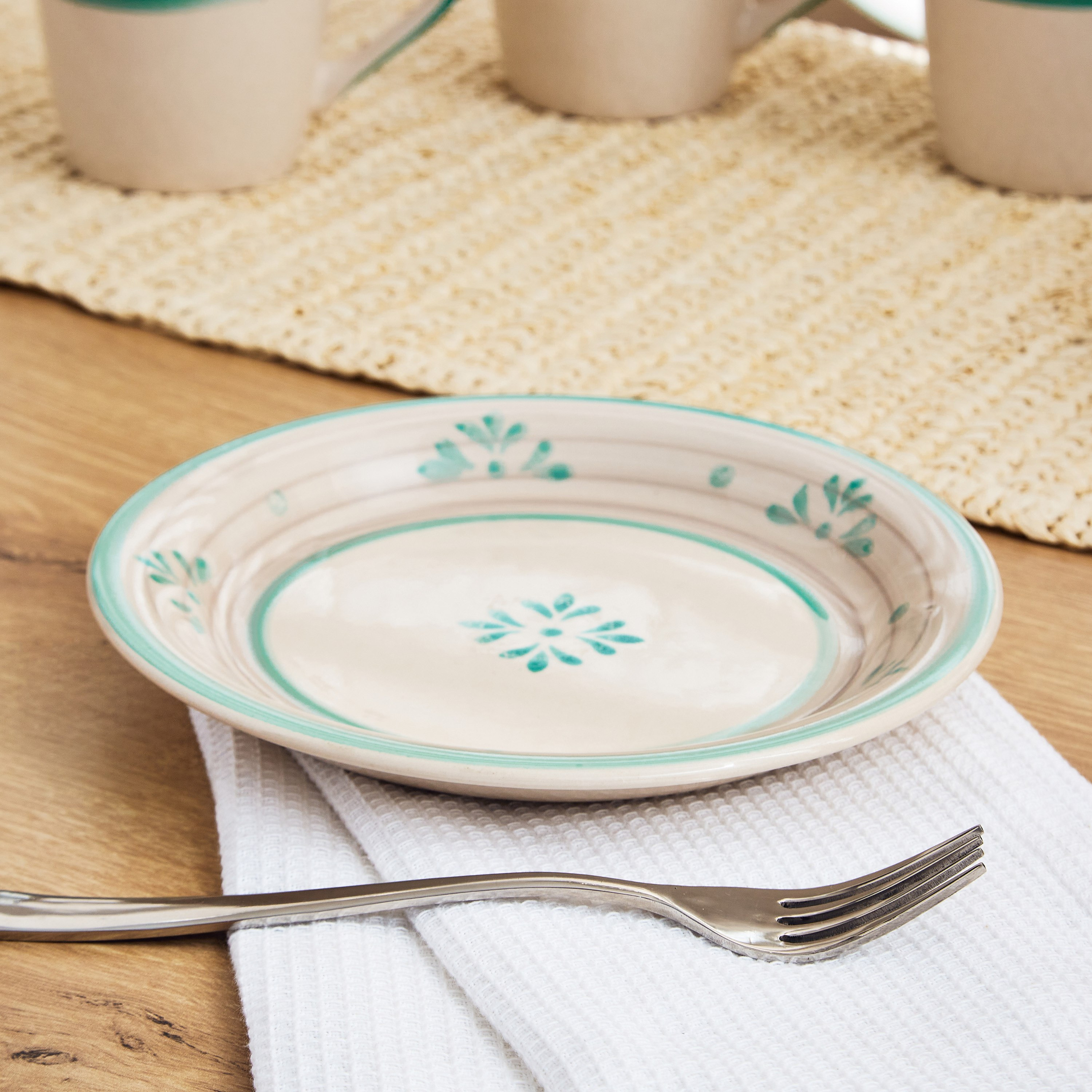 طقم سفرة مرسوم يدويا من فيكتوريا - 16 قطعة -hbxhomeware-hbxkitchen-image-4
