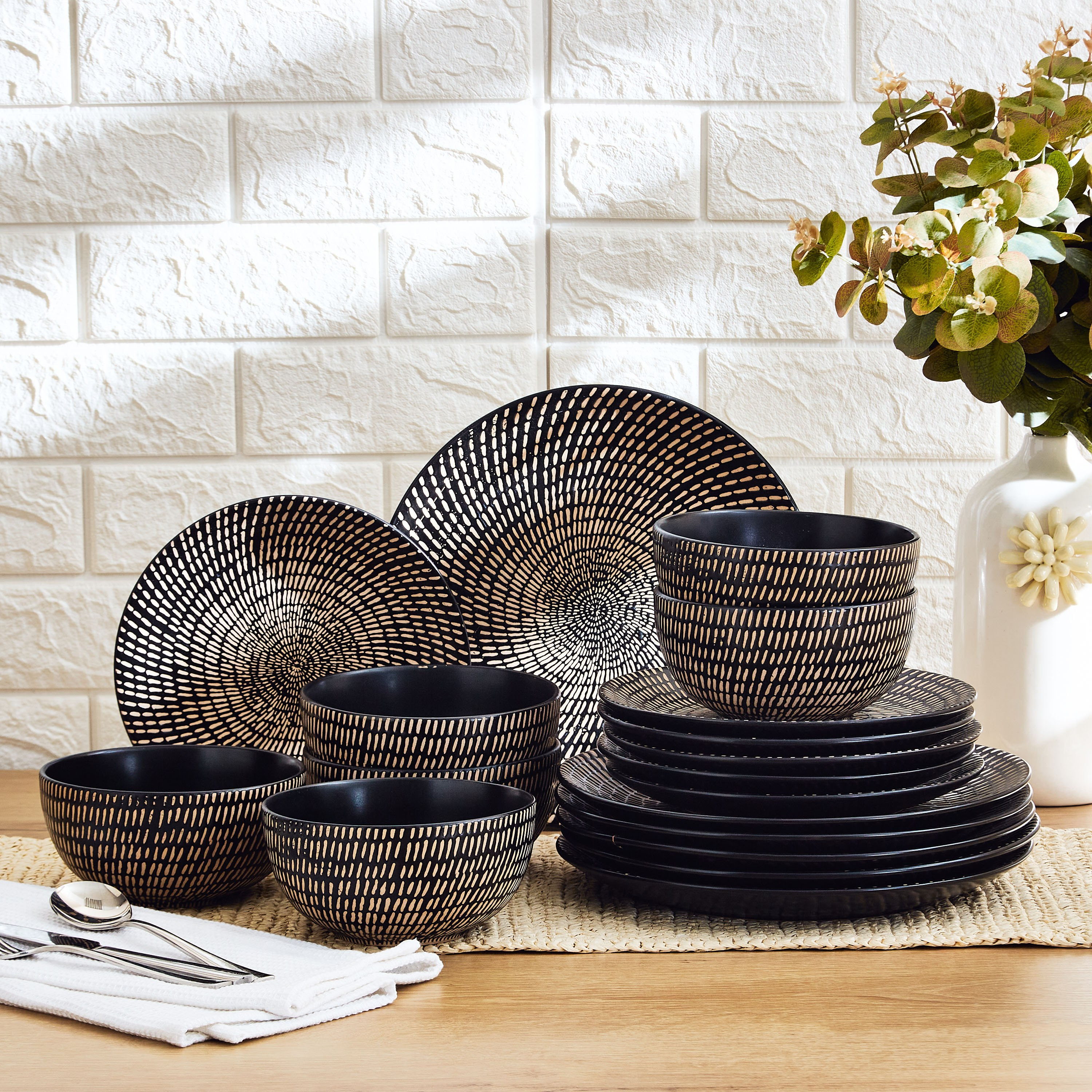 طقم مستلزمات مائدة 18 قطعة من فيكتوريا-hbxhomeware-hbxkitchen-image-1