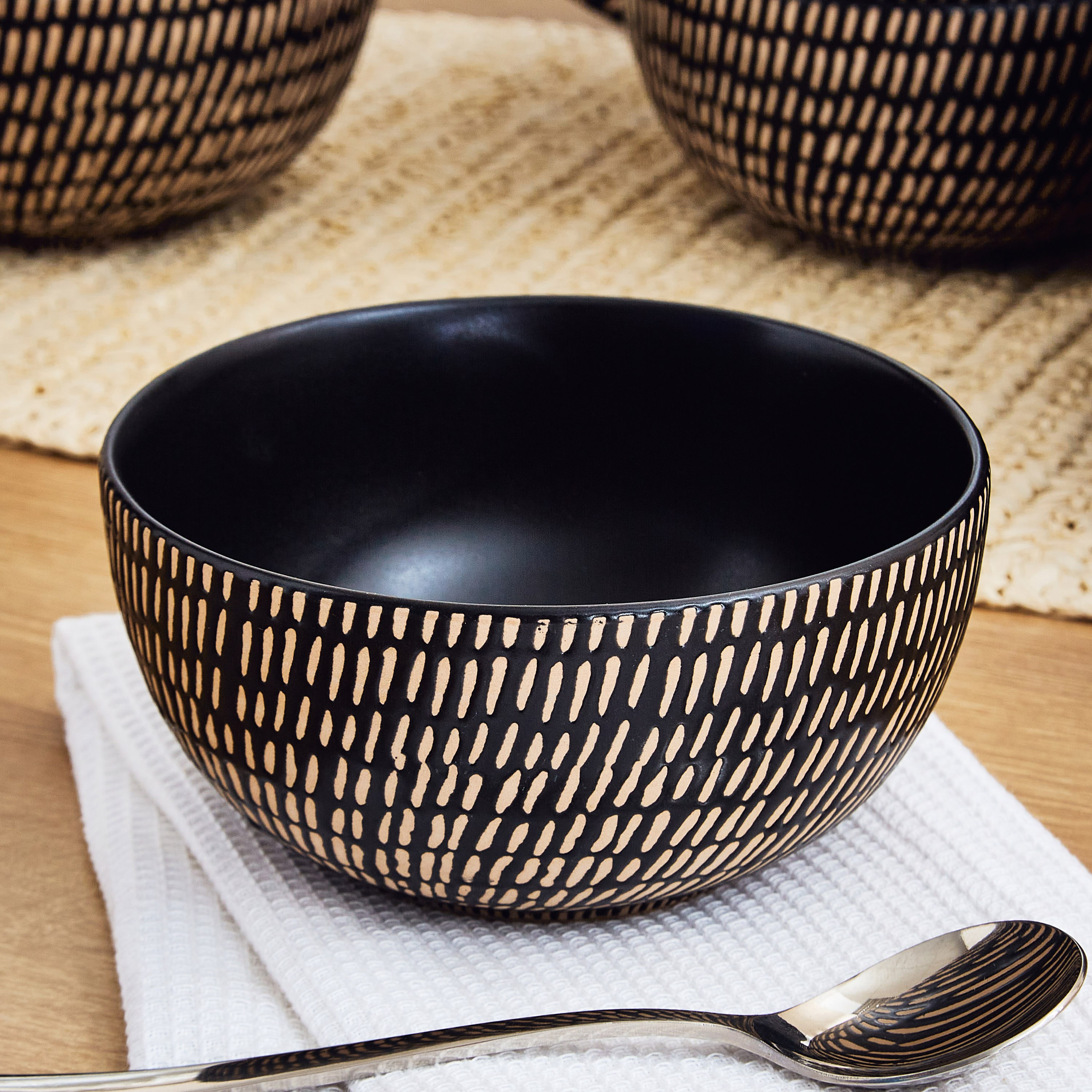 طقم مستلزمات مائدة 18 قطعة من فيكتوريا-hbxhomeware-hbxkitchen-image-2