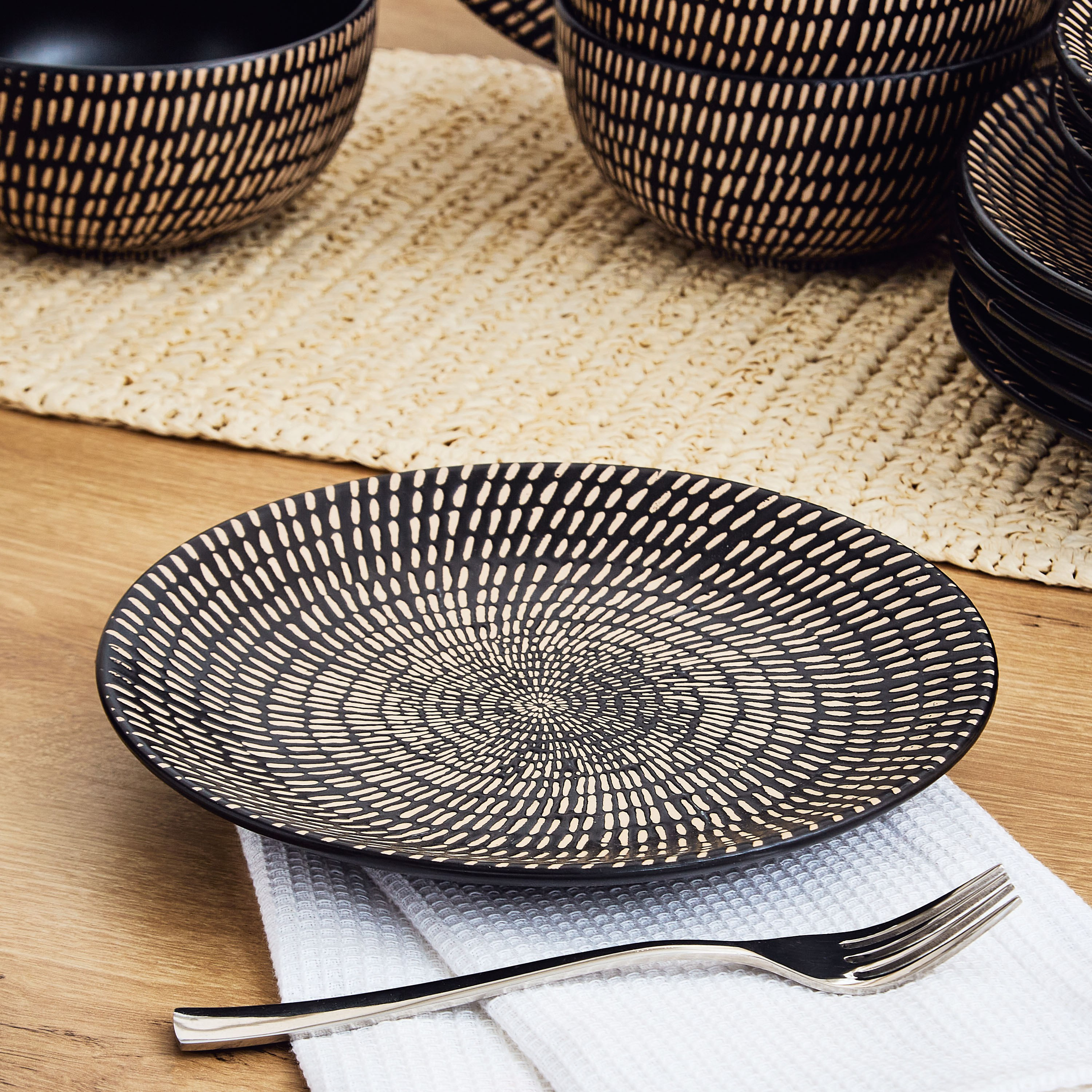 طقم مستلزمات مائدة 18 قطعة من فيكتوريا-hbxhomeware-hbxkitchen-image-3