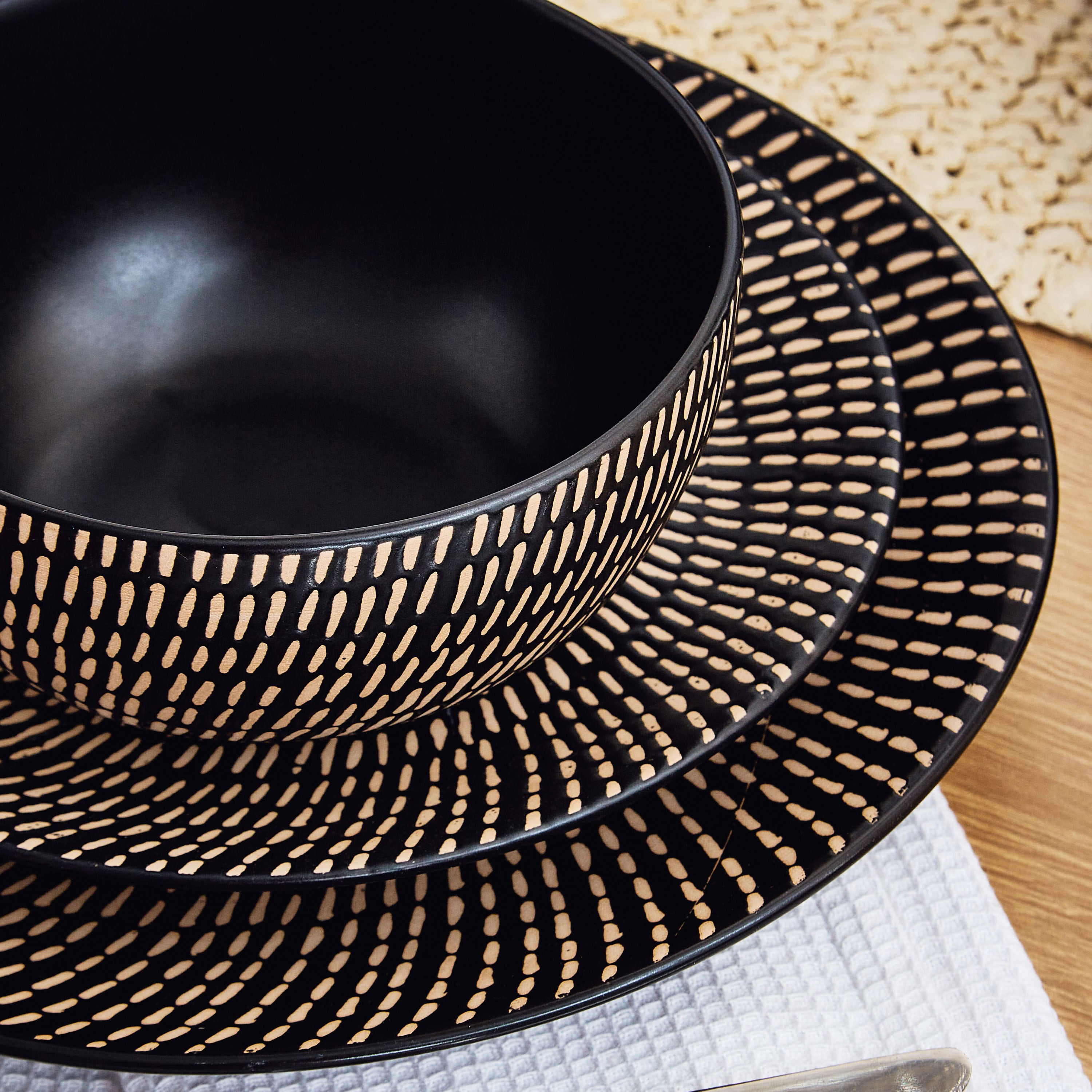 طقم مستلزمات مائدة 18 قطعة من فيكتوريا-hbxhomeware-hbxkitchen-image-4