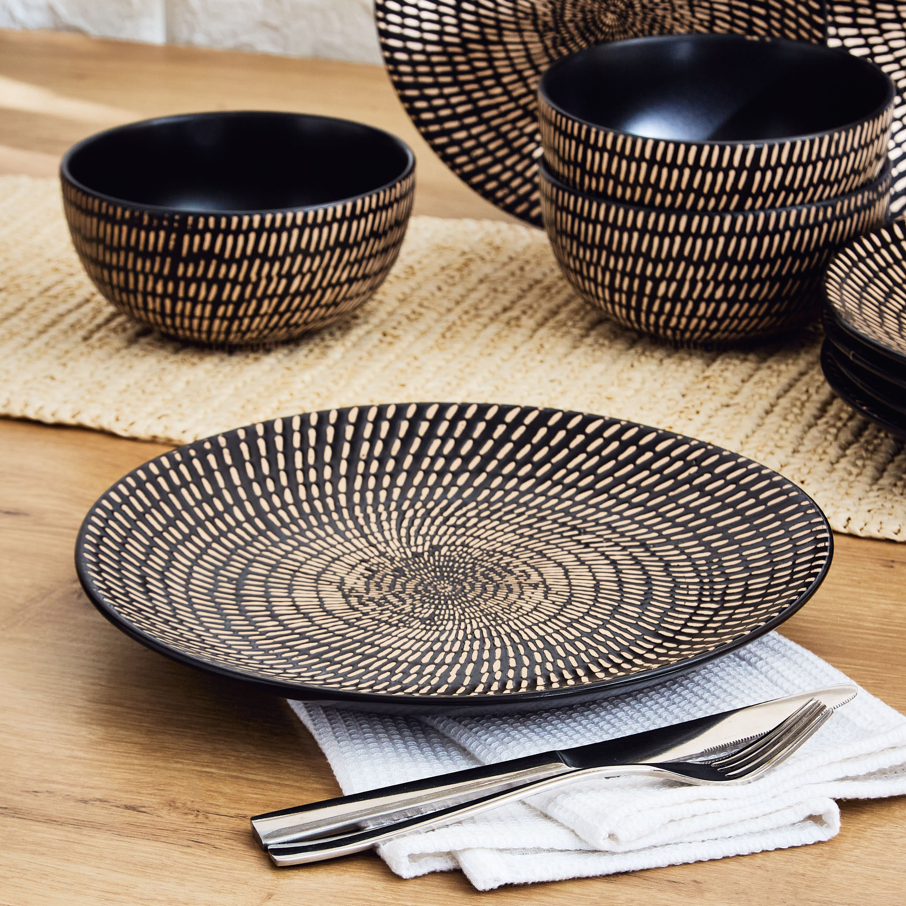 طقم مستلزمات مائدة 18 قطعة من فيكتوريا-hbxhomeware-hbxkitchen-image-5