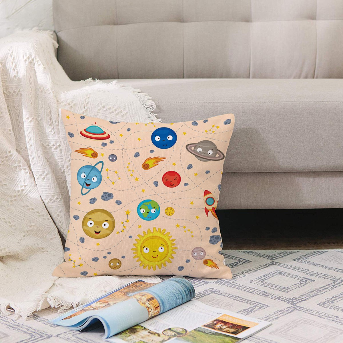 وسادة محشوة بطبعات نظام شمسي رقمية من موديش- 40x40 سم-hbxhomeware-hbxkidsandyouth-image-2