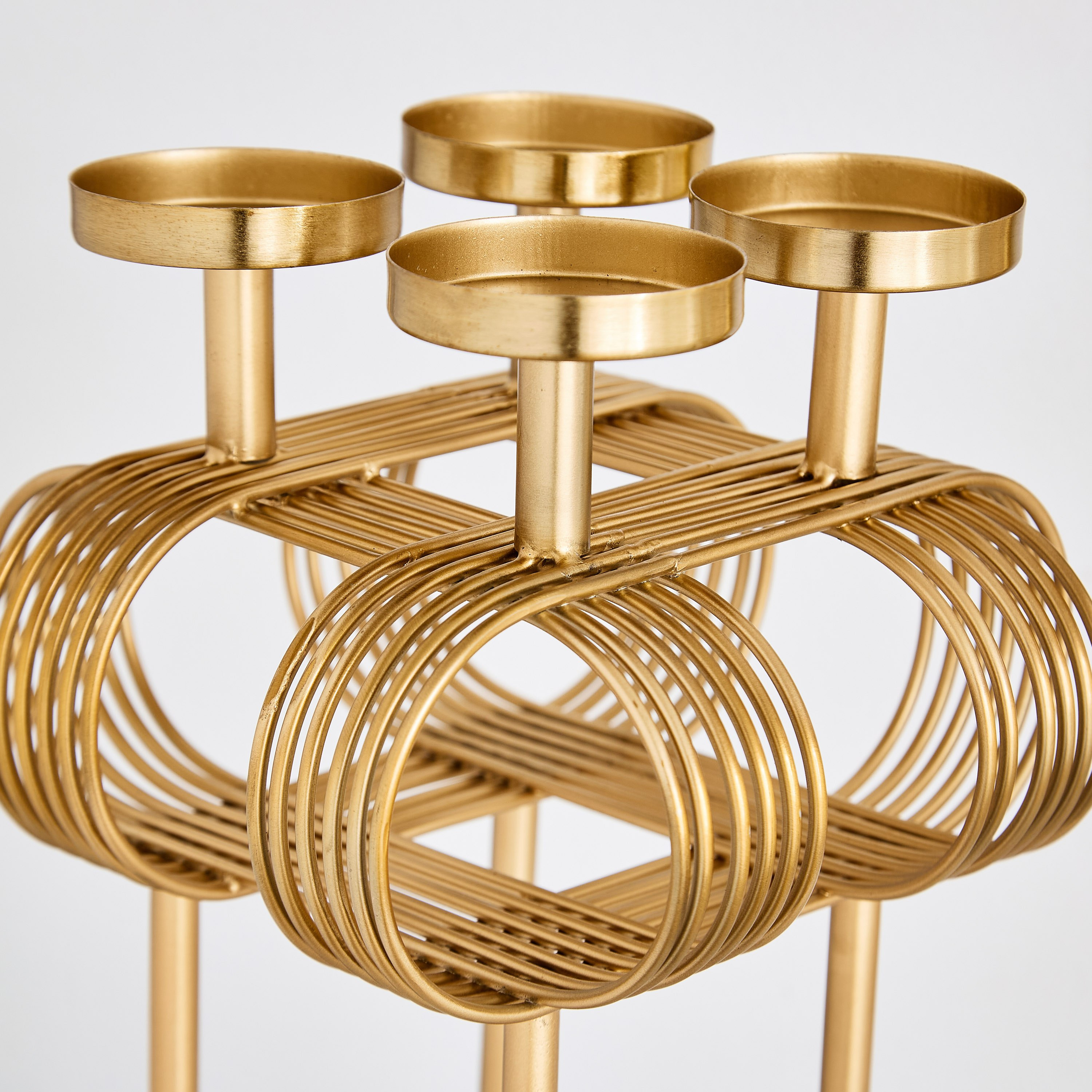 حامل شموع بسلك معدني لـ4 شمعات صغيرة مع حامل من عنايات - 18x18x34.5 سم-hbxlivingroom-decorandaccessories-candleholders-image-3