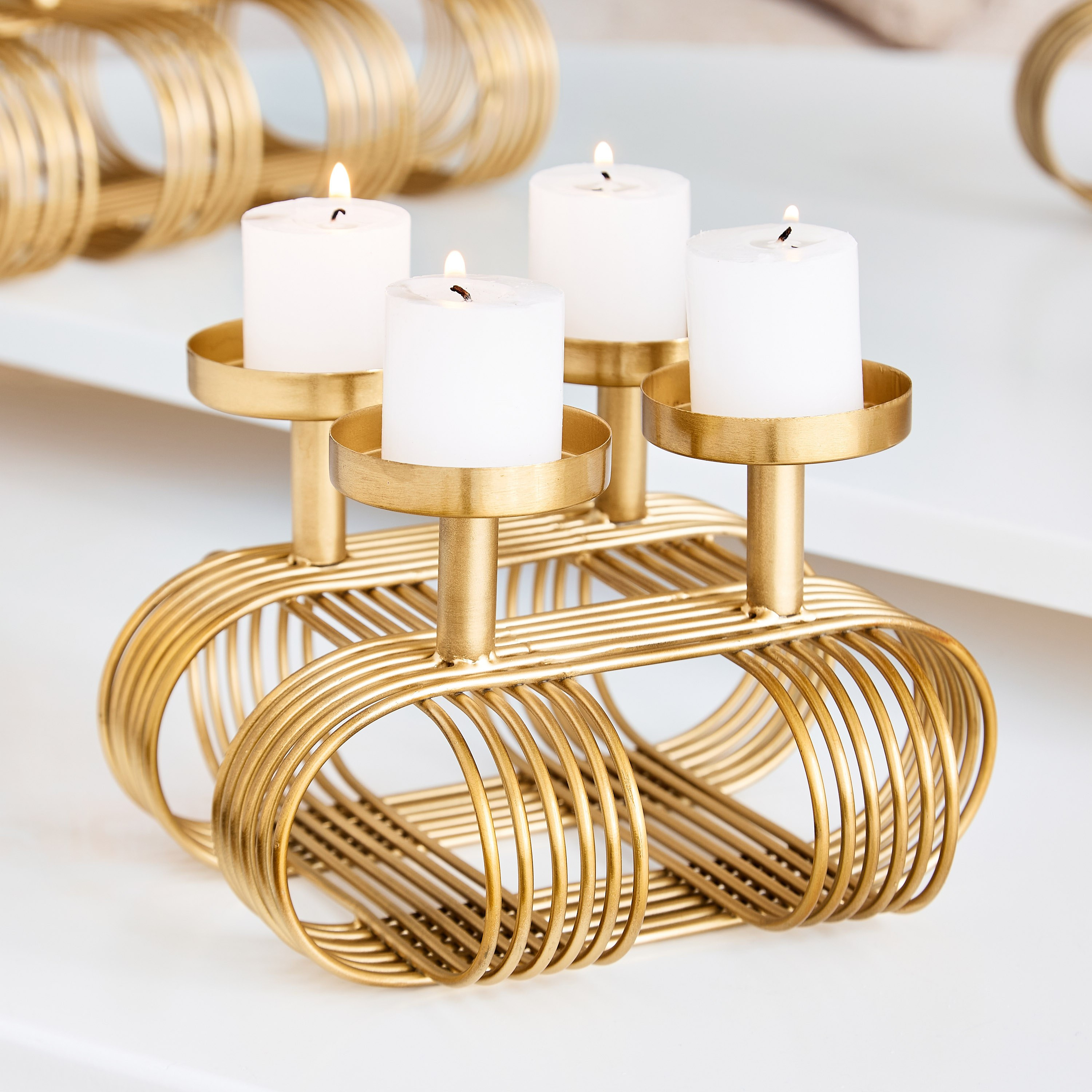 حامل شموع مربع خفيف بسلك معدني لـ4 شمعات من عنايات - 18x18x12 سم-hbxlivingroom-decorandaccessories-candleholders-image-2