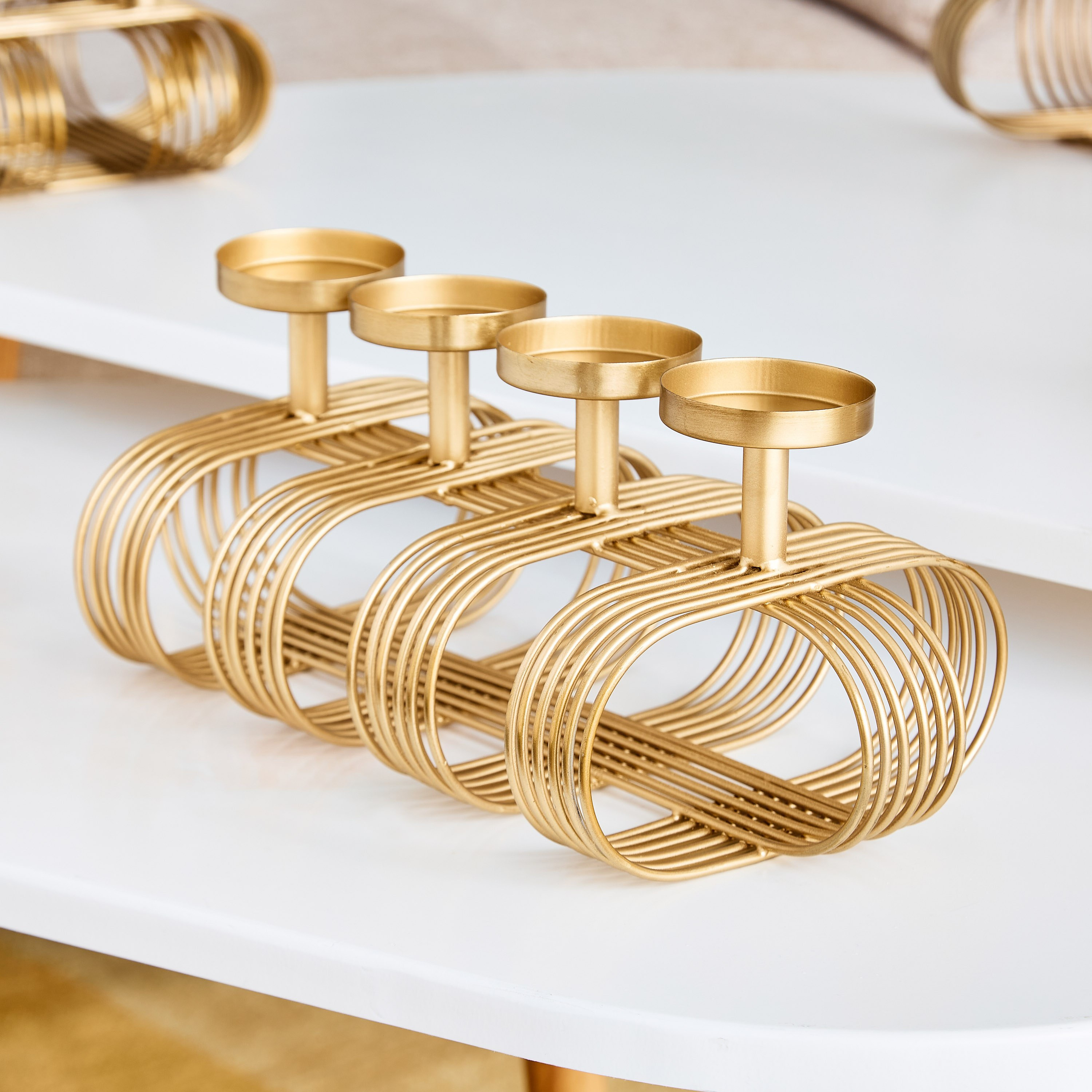 حامل شموع مستقيم بسلك معدني لـ4 شمعات من عنايات - 33x16x12 سم-hbxlivingroom-decorandaccessories-candleholders-image-1