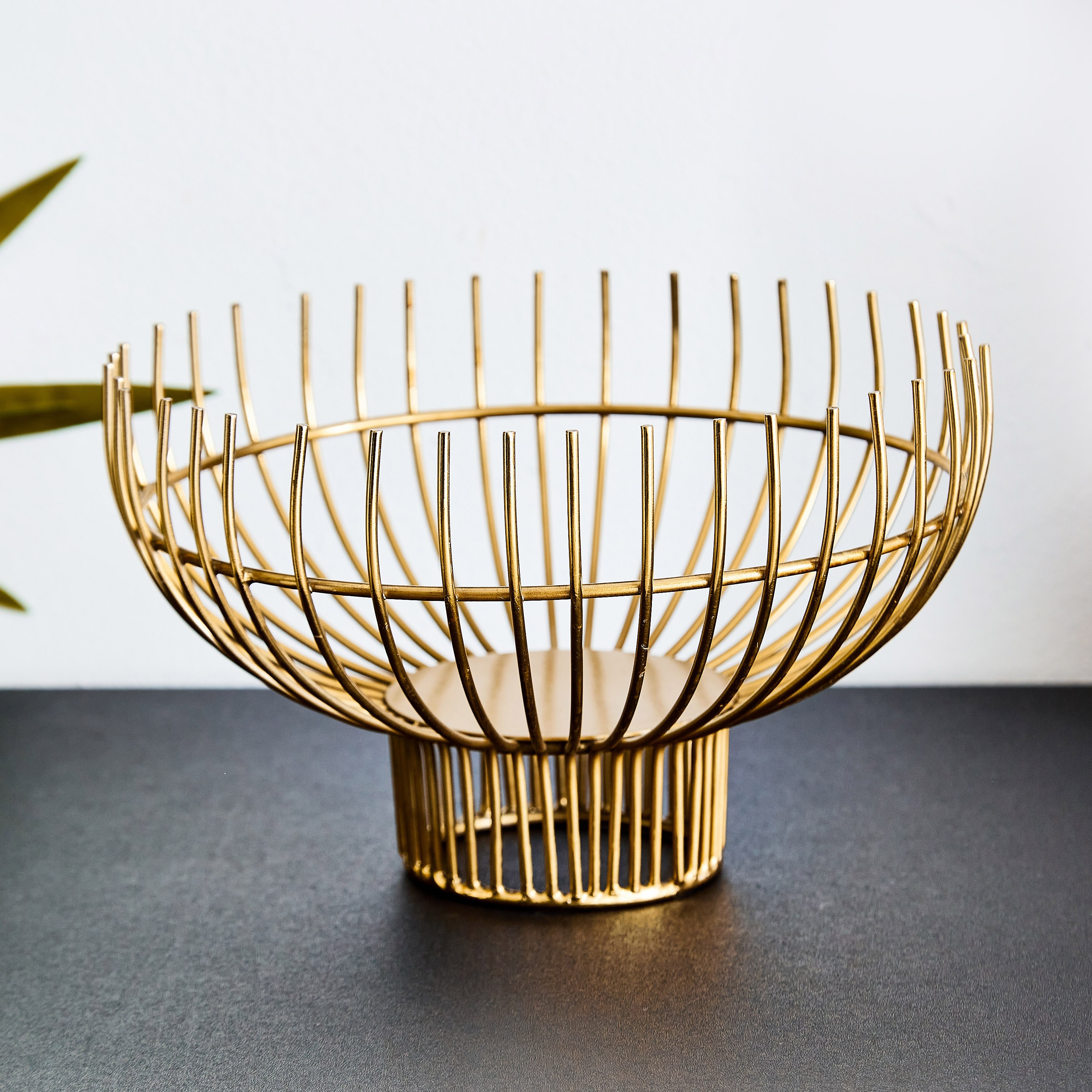 وعاء بسلك معدني وحامل من عنايات - 20×20×12.5 سم-hbxdecorandfurnishings-homeaccessories-bowls-image-1